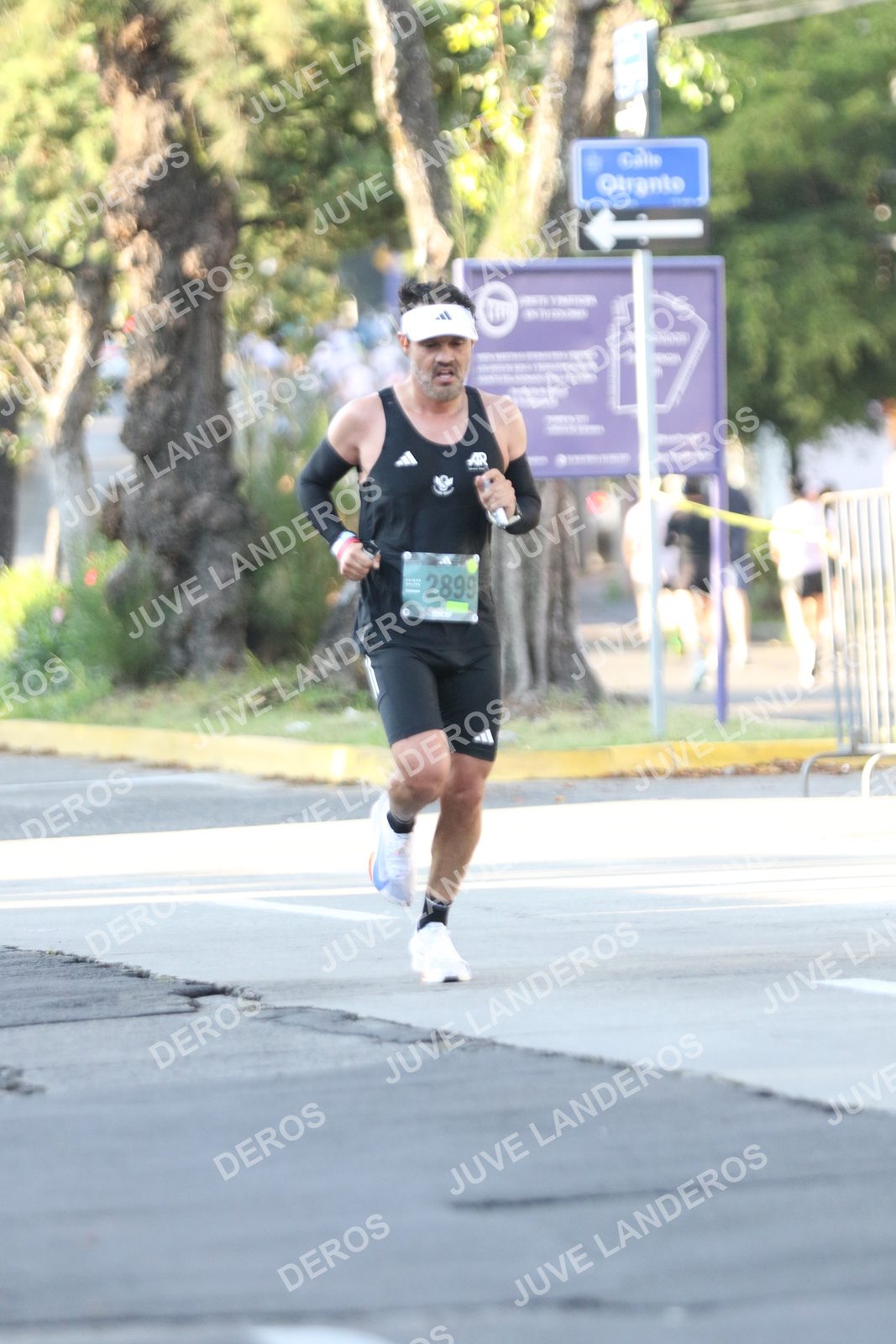 Foto de ADIDAS SPLITS GUADALAJARA 15K / 30K en Av. San Ignacio esquina Av. Ignacio L. Vallarta, Zapopan a las 07:58 · dorsal 2899