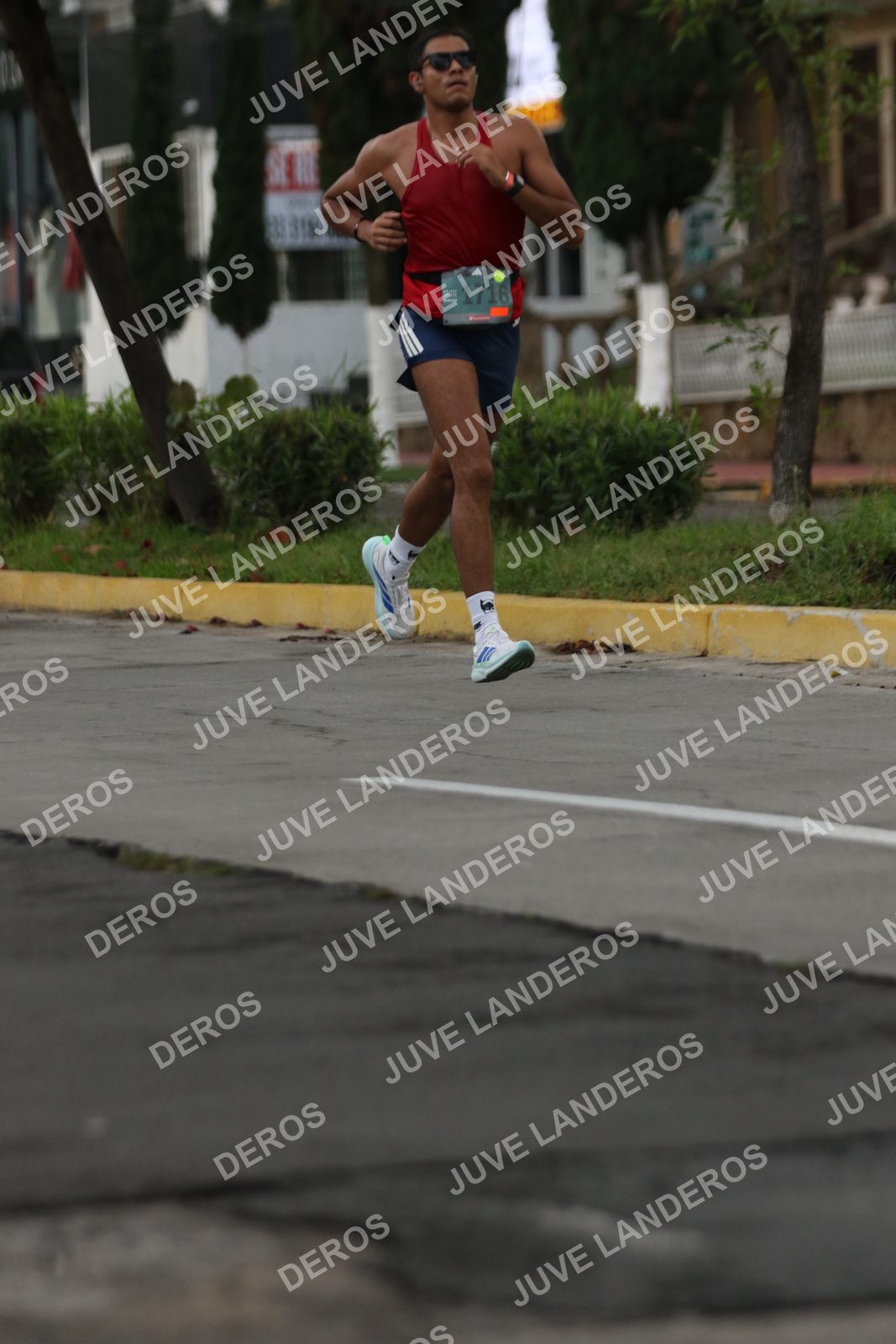 Foto de ADIDAS SPLITS GUADALAJARA 15K / 30K en Av. San Ignacio esquina Av. Ignacio L. Vallarta, Zapopan a las 06:54 · dorsal 1716