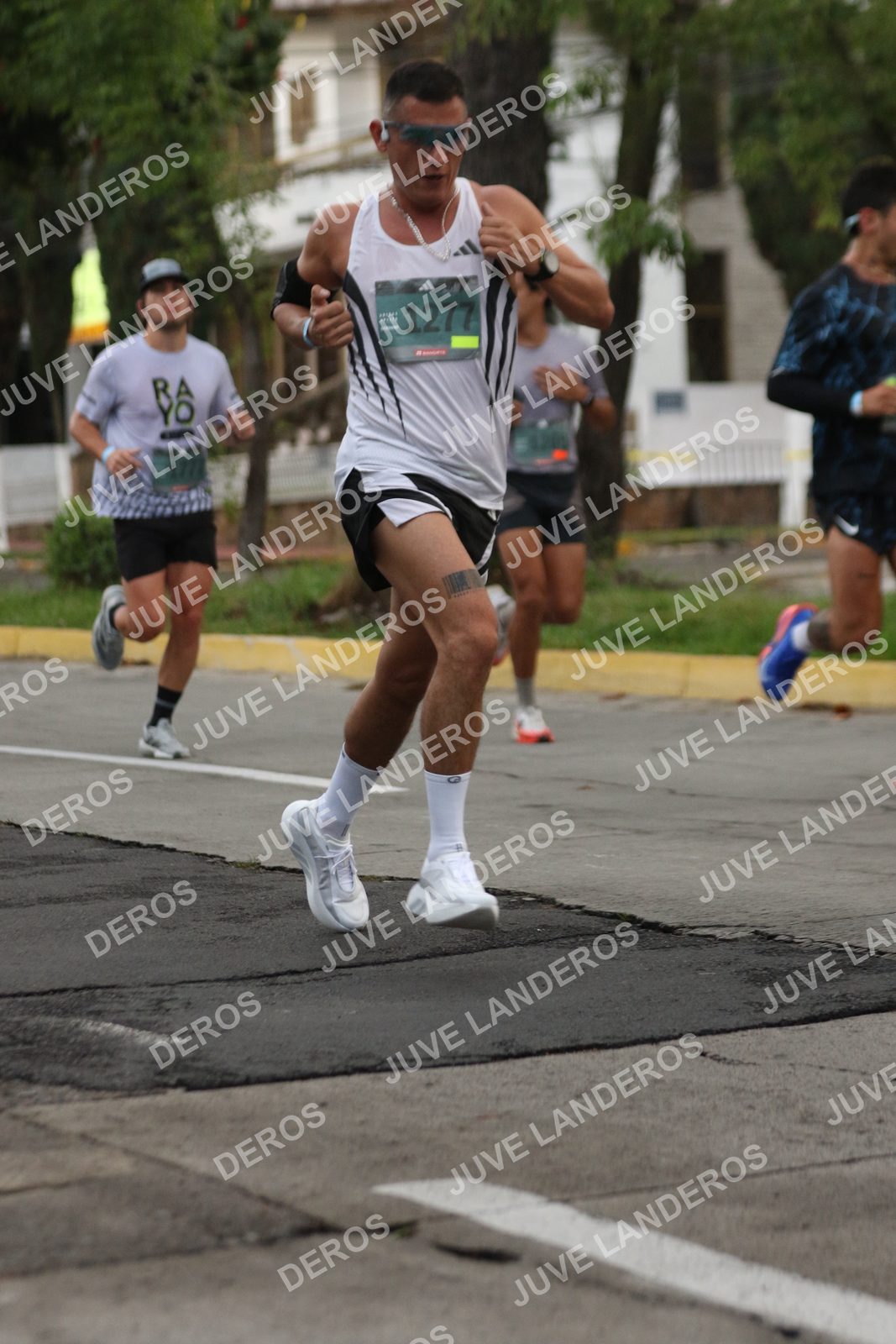 Foto de ADIDAS SPLITS GUADALAJARA 15K / 30K en Av. San Ignacio esquina Av. Ignacio L. Vallarta, Zapopan a las 06:51 · dorsal 1277