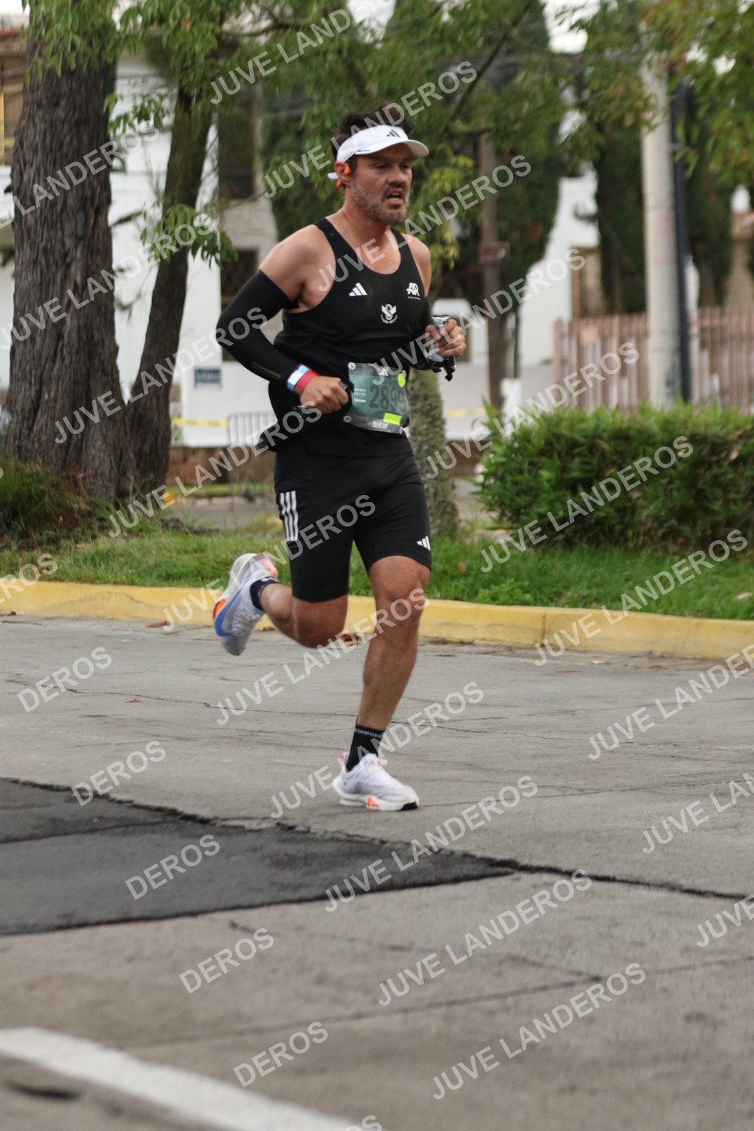 Foto de ADIDAS SPLITS GUADALAJARA 15K / 30K en Av. San Ignacio esquina Av. Ignacio L. Vallarta, Zapopan a las 06:51 · dorsal 2899