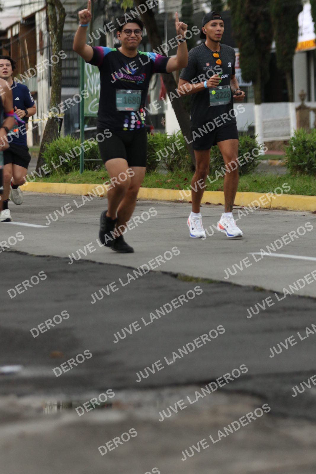 Foto de ADIDAS SPLITS GUADALAJARA 15K / 30K en Av. San Ignacio esquina Av. Ignacio L. Vallarta, Zapopan a las 06:58 · dorsal 1680, 3228
