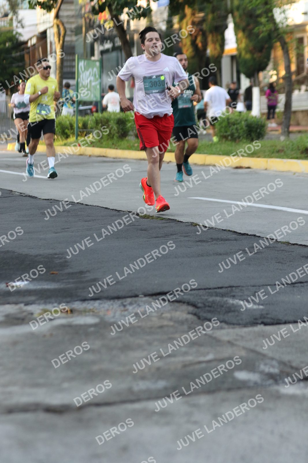 Foto de ADIDAS SPLITS GUADALAJARA 15K / 30K en Av. San Ignacio esquina Av. Ignacio L. Vallarta, Zapopan a las 07:12 · dorsal 3030, 157