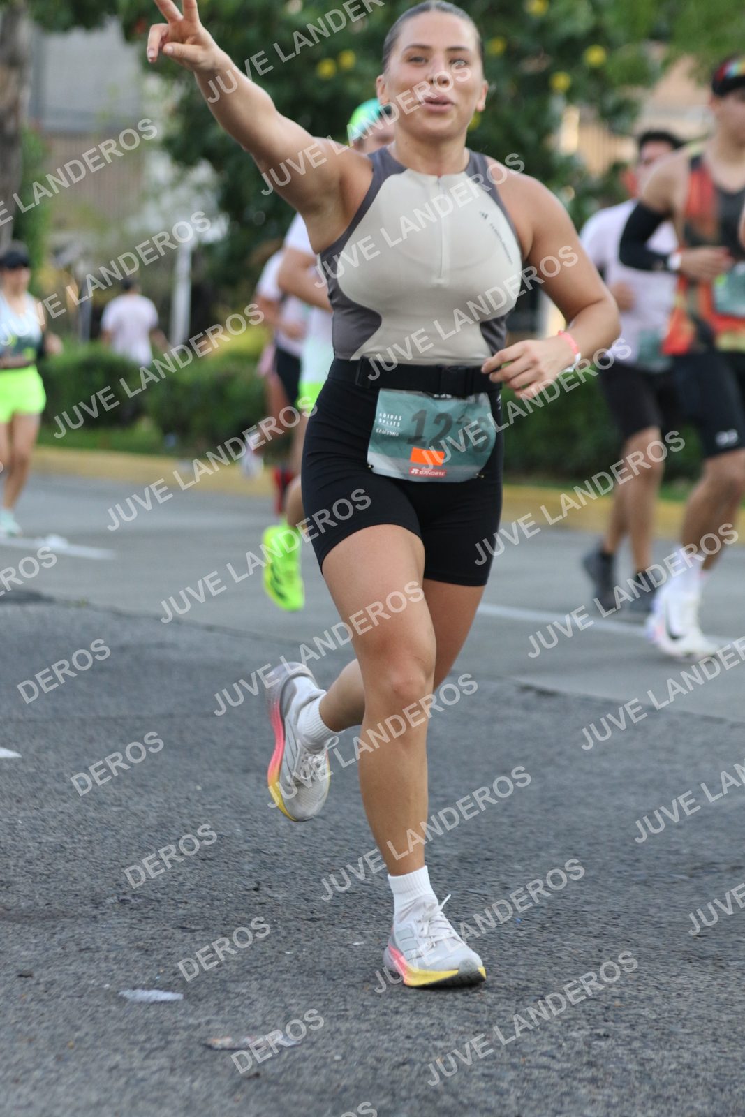 Foto de ADIDAS SPLITS GUADALAJARA 15K / 30K en Av. San Ignacio esquina Av. Ignacio L. Vallarta, Zapopan a las 07:32 · dorsal 1236