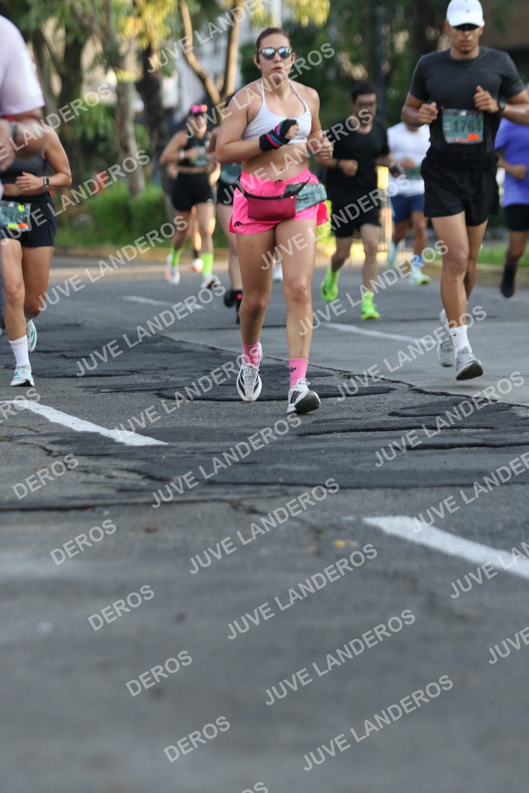 Foto de ADIDAS SPLITS GUADALAJARA 15K / 30K en Av. San Ignacio esquina Av. Ignacio L. Vallarta, Zapopan a las 07:29 · dorsal 1764