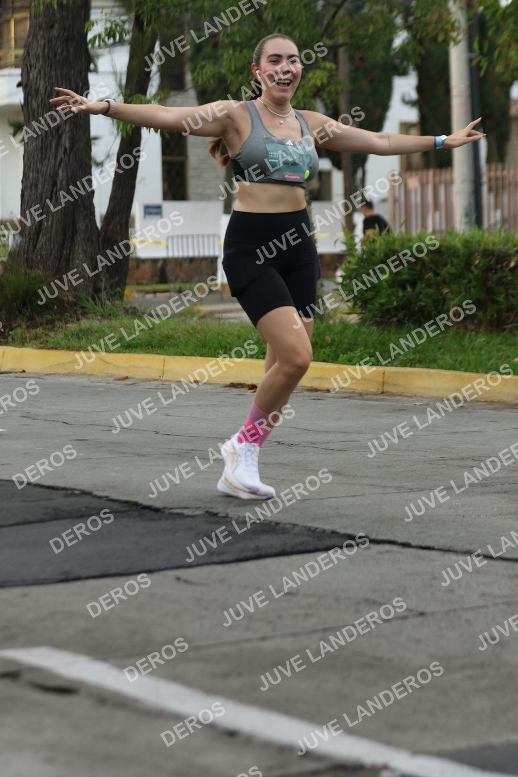 Foto de ADIDAS SPLITS GUADALAJARA 15K / 30K en Av. San Ignacio esquina Av. Ignacio L. Vallarta, Zapopan a las 07:00 · dorsal 2142