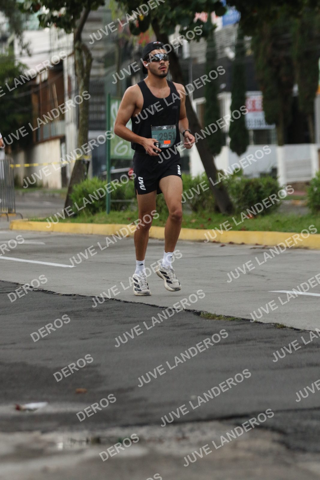 Foto de ADIDAS SPLITS GUADALAJARA 15K / 30K en Av. San Ignacio esquina Av. Ignacio L. Vallarta, Zapopan a las 06:55 · dorsal 2951