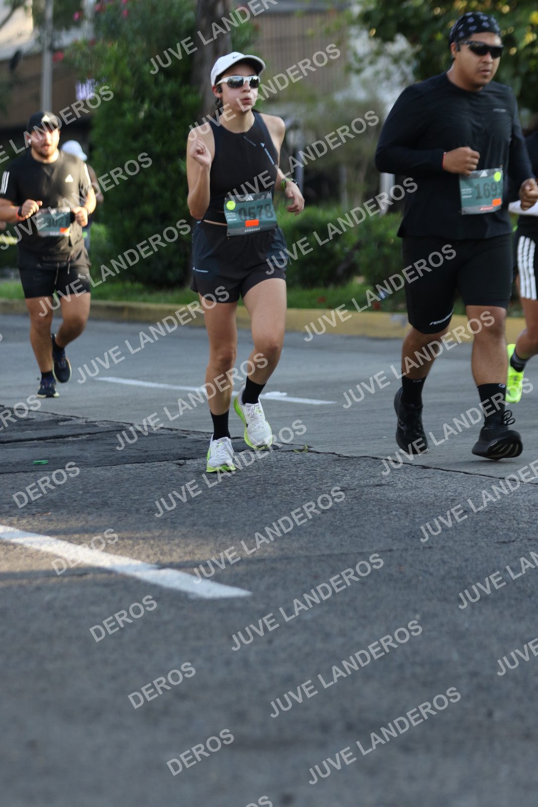Foto de ADIDAS SPLITS GUADALAJARA 15K / 30K en Av. San Ignacio esquina Av. Ignacio L. Vallarta, Zapopan a las 07:47 · dorsal 578, 3027, 1693