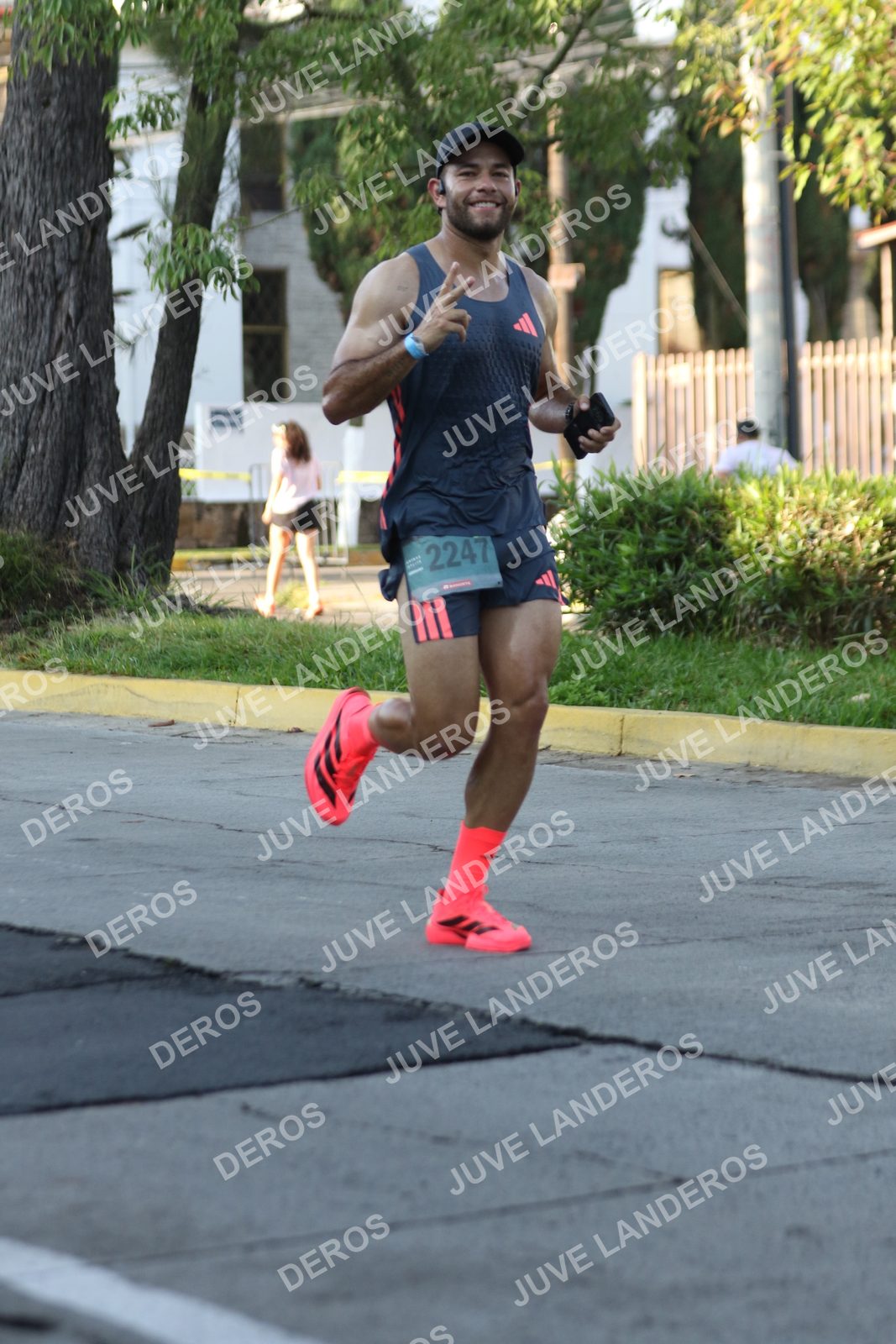 Foto de ADIDAS SPLITS GUADALAJARA 15K / 30K en Av. San Ignacio esquina Av. Ignacio L. Vallarta, Zapopan a las 07:59 · dorsal 2247