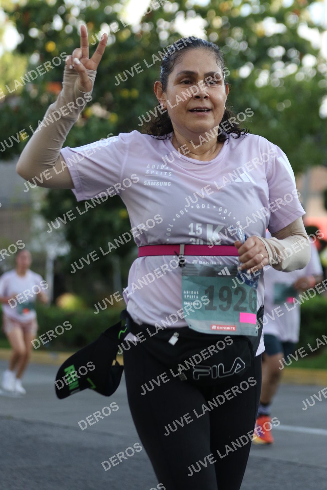 Foto de ADIDAS SPLITS GUADALAJARA 15K / 30K en Av. San Ignacio esquina Av. Ignacio L. Vallarta, Zapopan a las 07:41 · dorsal 1926, 15, 30
