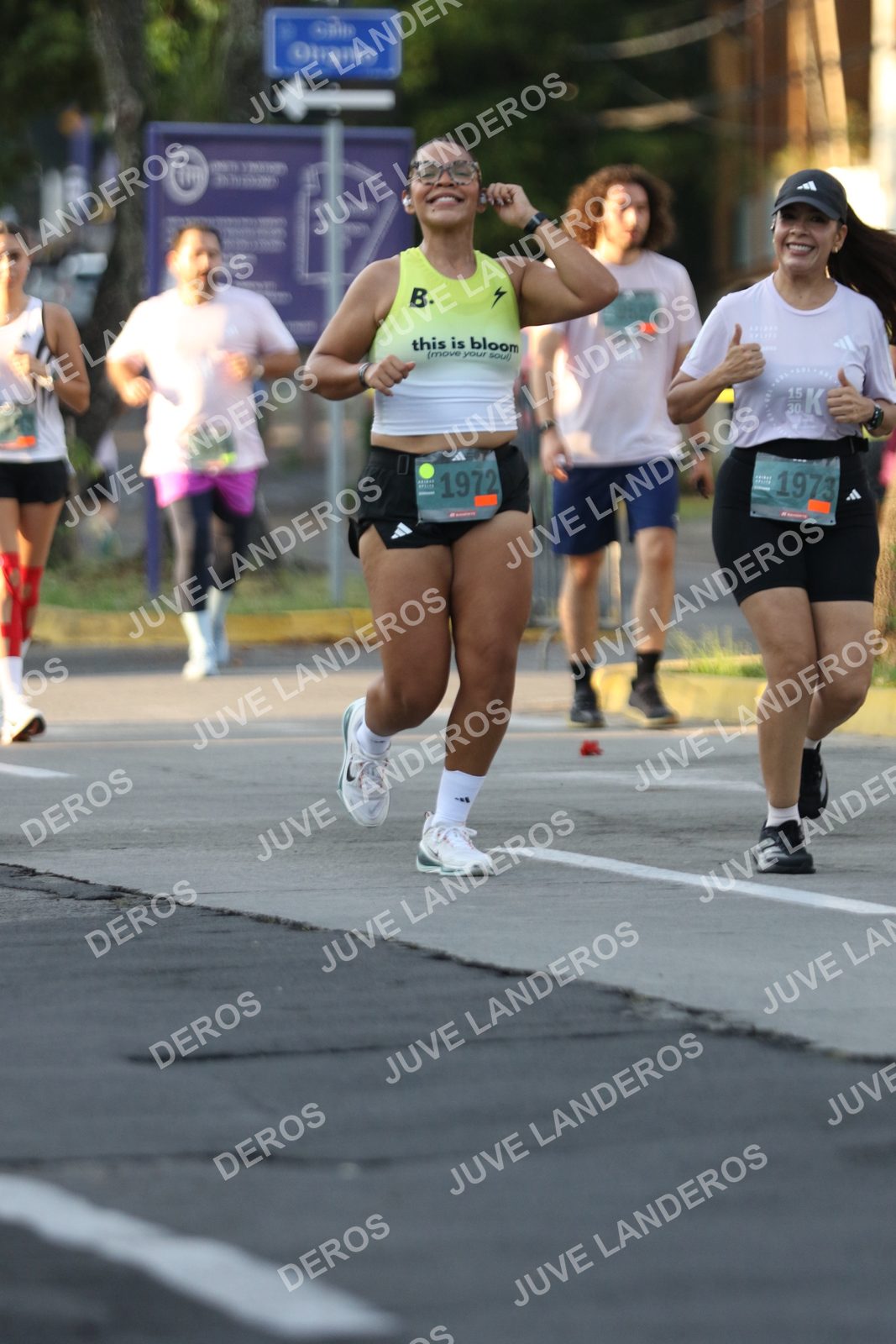 Foto de ADIDAS SPLITS GUADALAJARA 15K / 30K en Av. San Ignacio esquina Av. Ignacio L. Vallarta, Zapopan a las 07:21 · dorsal 1973, 15, 30