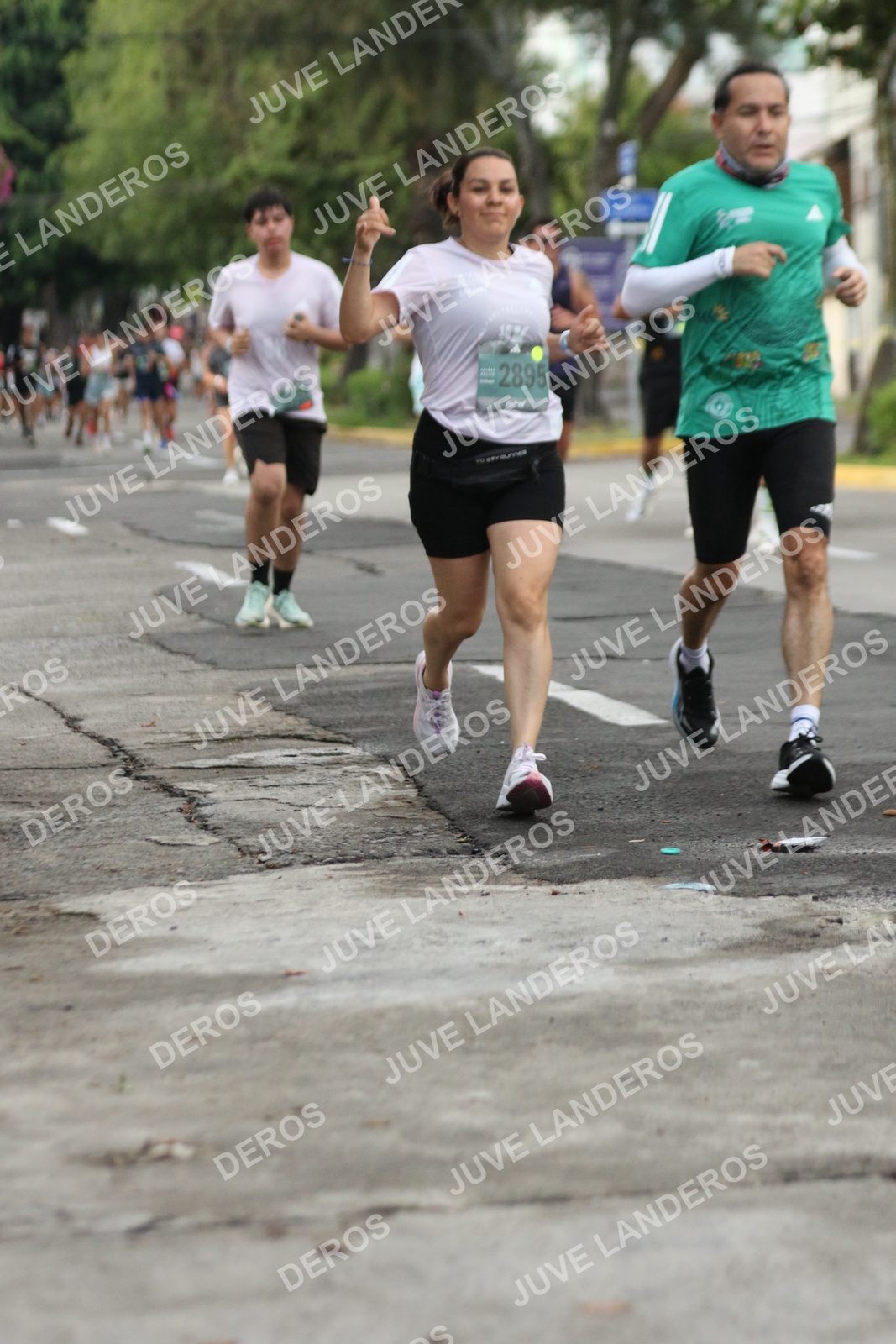 Foto de ADIDAS SPLITS GUADALAJARA 15K / 30K en Av. San Ignacio esquina Av. Ignacio L. Vallarta, Zapopan a las 06:58 · dorsal 2895