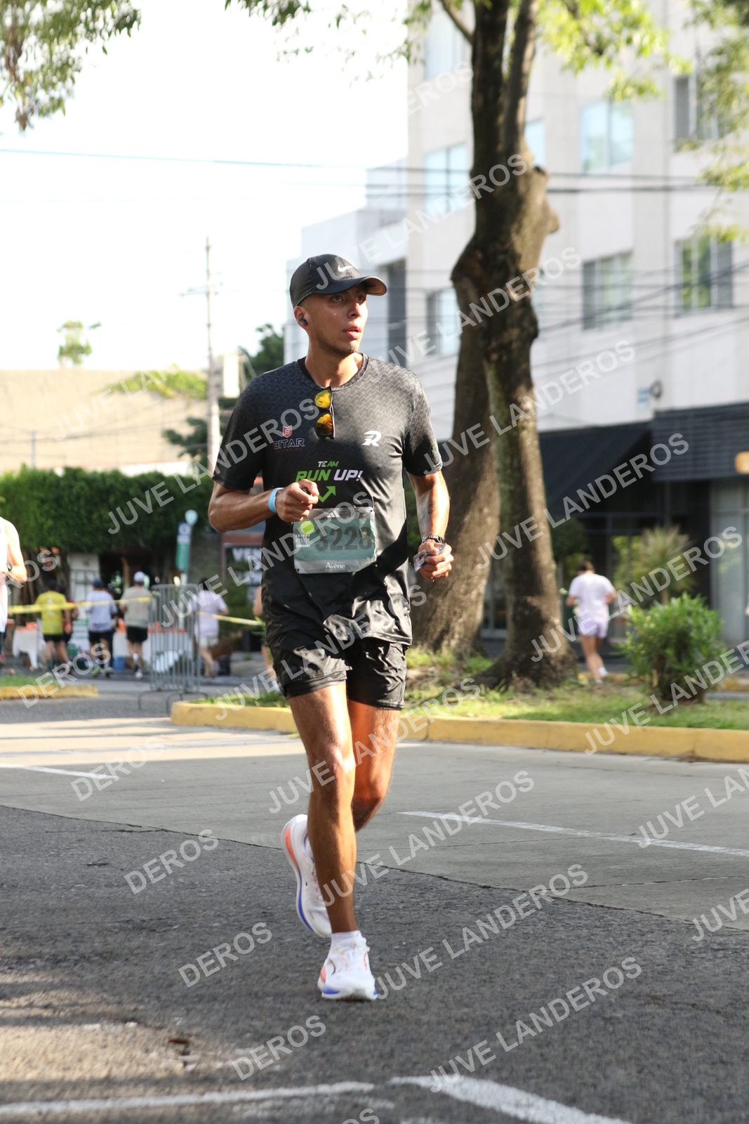 Foto de ADIDAS SPLITS GUADALAJARA 15K / 30K en Av. San Ignacio esquina Av. Ignacio L. Vallarta, Zapopan a las 08:39 · dorsal 3228