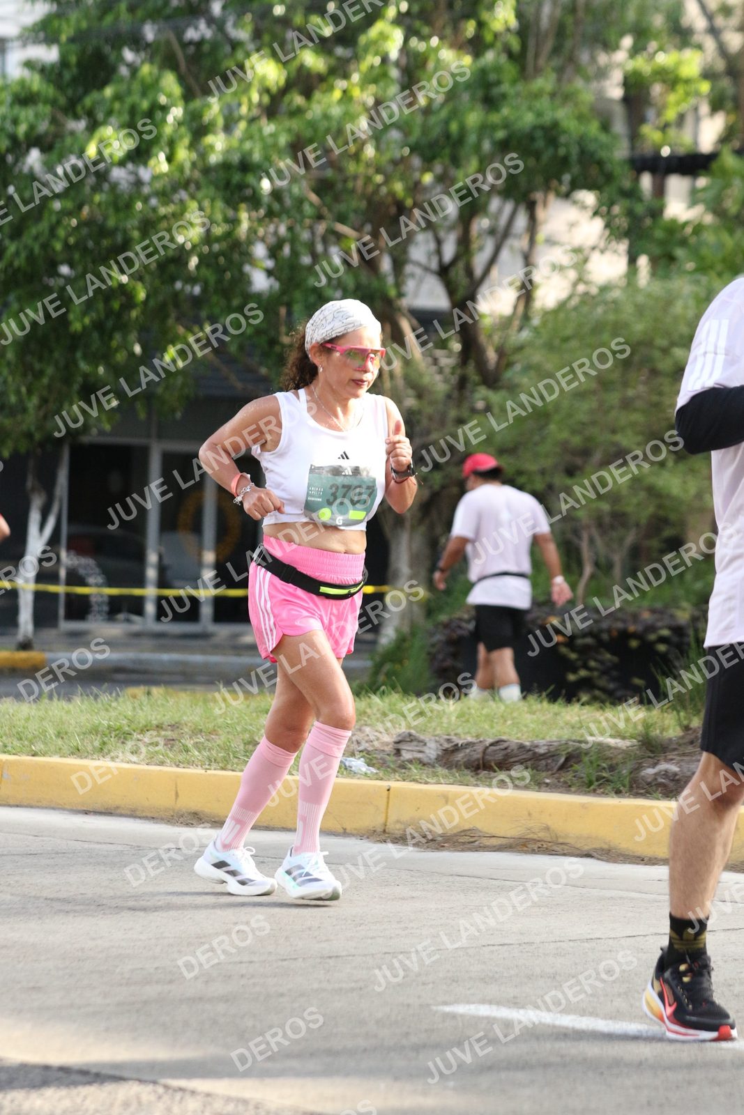 Foto de ADIDAS SPLITS GUADALAJARA 15K / 30K en Av. San Ignacio esquina Av. Ignacio L. Vallarta, Zapopan a las 08:49 · dorsal 3707