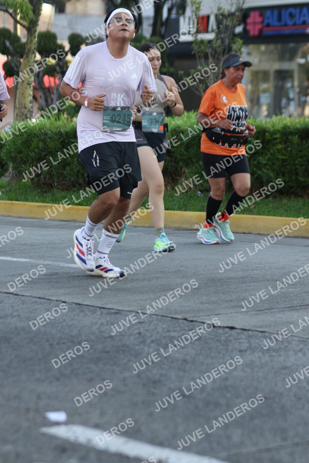 Foto de ADIDAS SPLITS GUADALAJARA 15K / 30K en Av. San Ignacio esquina Av. Ignacio L. Vallarta, Zapopan a las 07:44 · dorsal 245, 15, 330