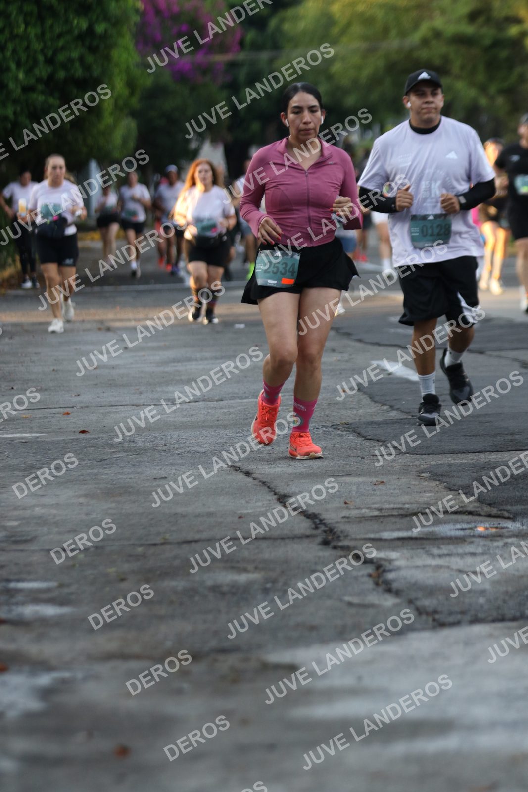 Foto de ADIDAS SPLITS GUADALAJARA 15K / 30K en Av. San Ignacio esquina Av. Ignacio L. Vallarta, Zapopan a las 07:13 · dorsal 2534, 128