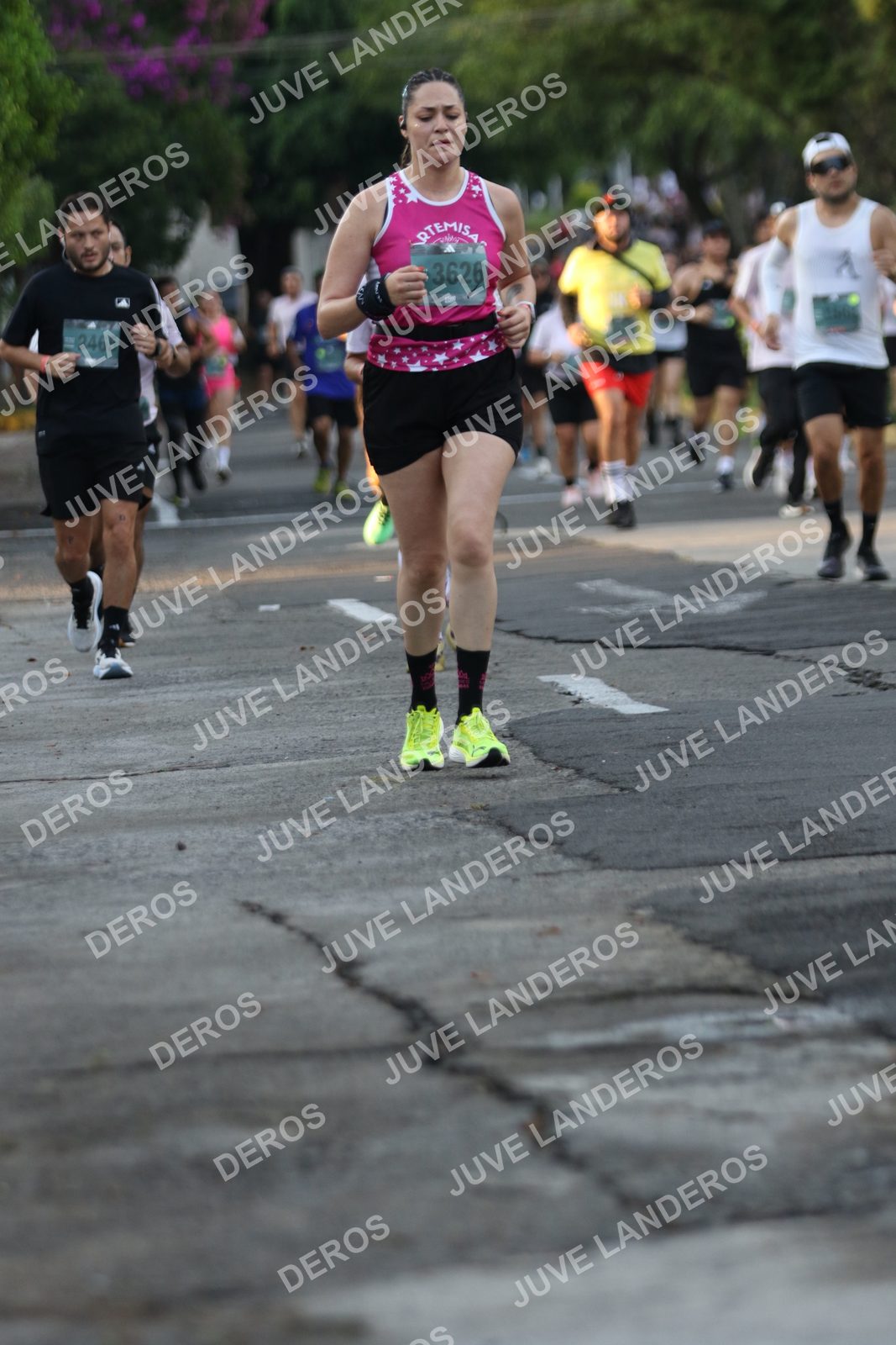 Foto de ADIDAS SPLITS GUADALAJARA 15K / 30K en Av. San Ignacio esquina Av. Ignacio L. Vallarta, Zapopan a las 07:12 · dorsal 2465, 3626