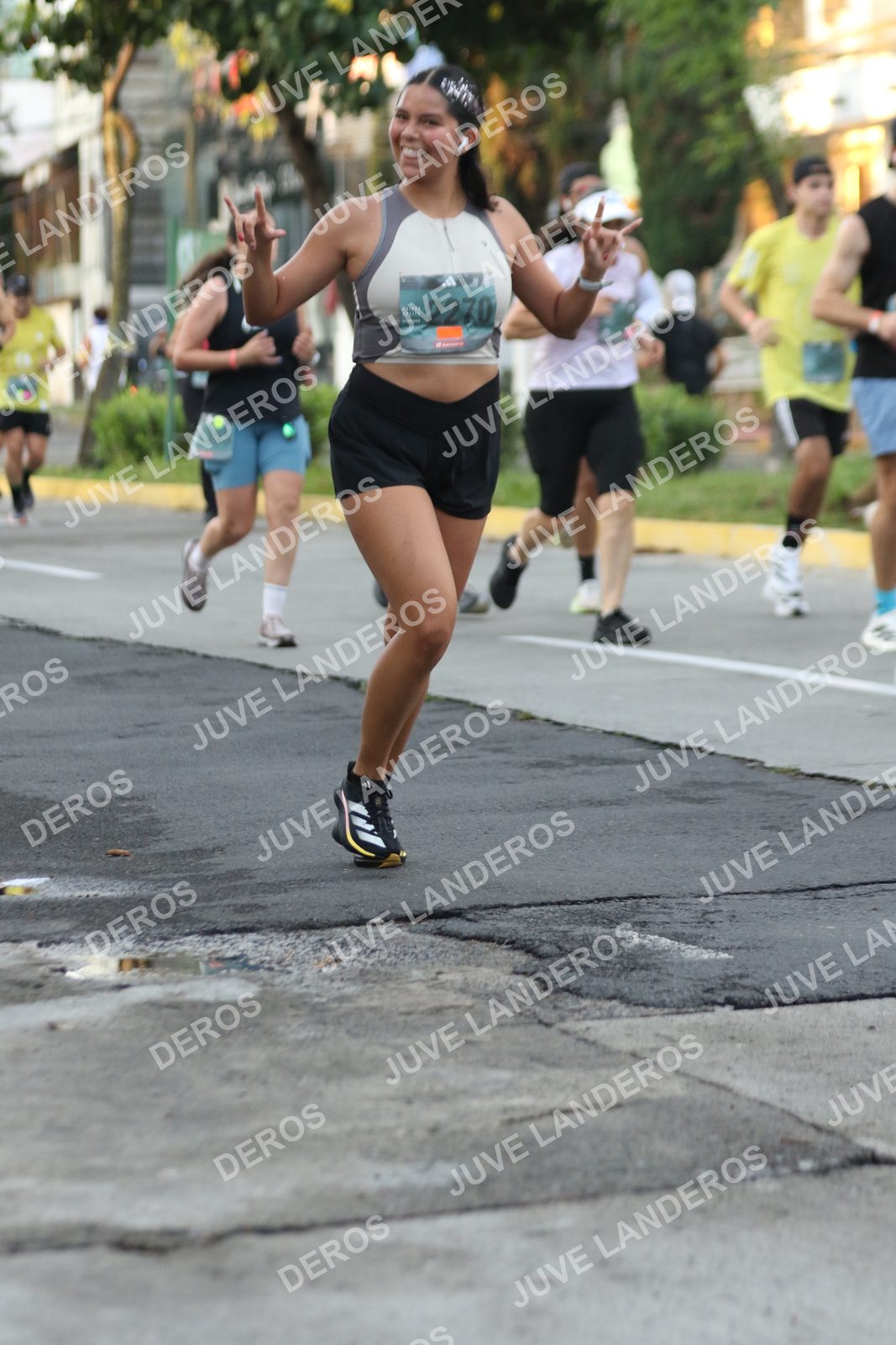 Foto de ADIDAS SPLITS GUADALAJARA 15K / 30K en Av. San Ignacio esquina Av. Ignacio L. Vallarta, Zapopan a las 07:08 · dorsal 2270