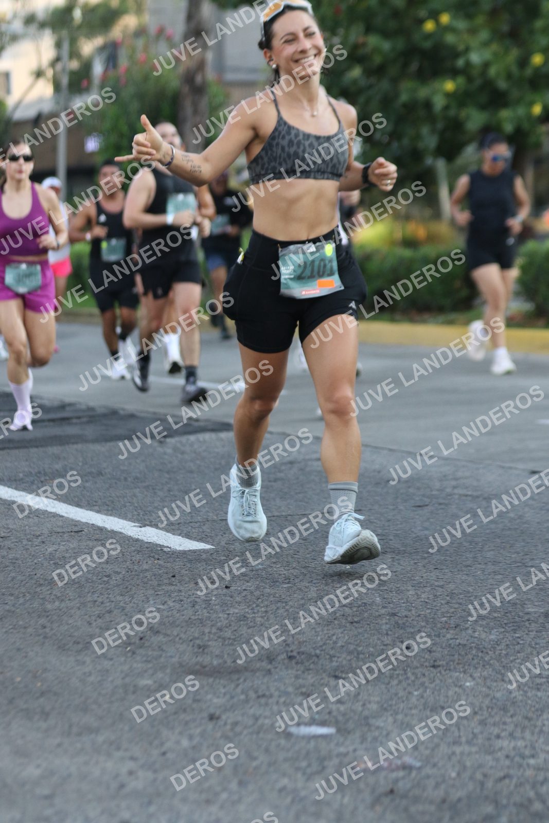 Foto de ADIDAS SPLITS GUADALAJARA 15K / 30K en Av. San Ignacio esquina Av. Ignacio L. Vallarta, Zapopan a las 07:34 · dorsal 2101