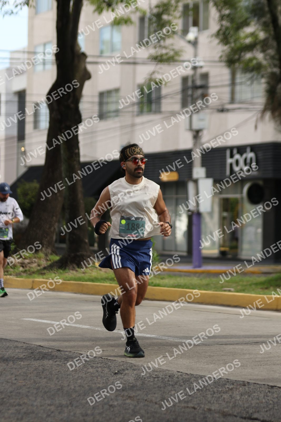 Foto de ADIDAS SPLITS GUADALAJARA 15K / 30K en Av. San Ignacio esquina Av. Ignacio L. Vallarta, Zapopan a las 09:11 · dorsal 1884