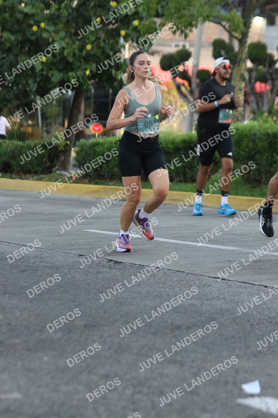 Foto de ADIDAS SPLITS GUADALAJARA 15K / 30K en Av. San Ignacio esquina Av. Ignacio L. Vallarta, Zapopan a las 07:28 · dorsal 932