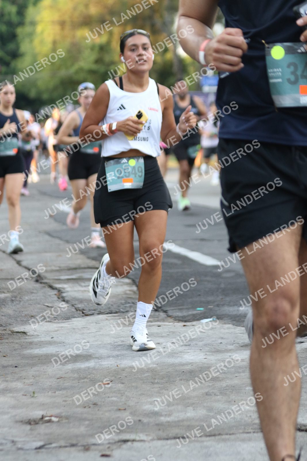 Foto de ADIDAS SPLITS GUADALAJARA 15K / 30K en Av. San Ignacio esquina Av. Ignacio L. Vallarta, Zapopan a las 07:10 · dorsal 2549