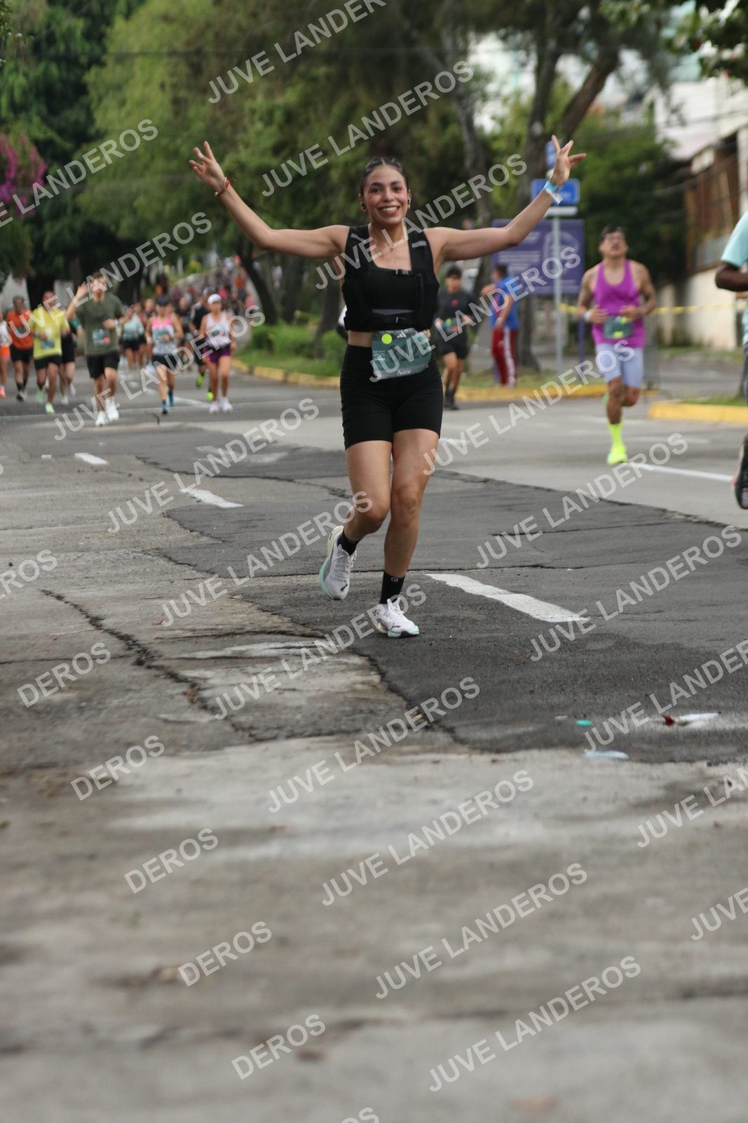 Foto de ADIDAS SPLITS GUADALAJARA 15K / 30K en Av. San Ignacio esquina Av. Ignacio L. Vallarta, Zapopan a las 06:58 · dorsal 3123