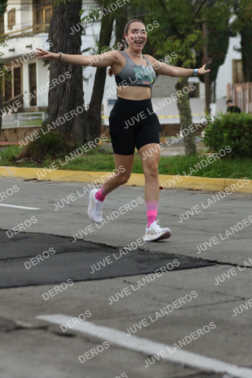 Foto de ADIDAS SPLITS GUADALAJARA 15K / 30K en Av. San Ignacio esquina Av. Ignacio L. Vallarta, Zapopan a las 07:00 · dorsal 2142
