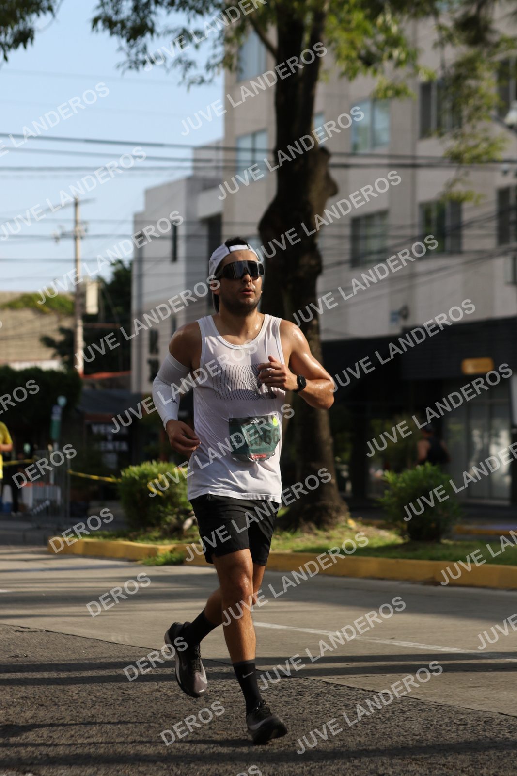 Foto de ADIDAS SPLITS GUADALAJARA 15K / 30K en Av. San Ignacio esquina Av. Ignacio L. Vallarta, Zapopan a las 08:56 · dorsal 1566