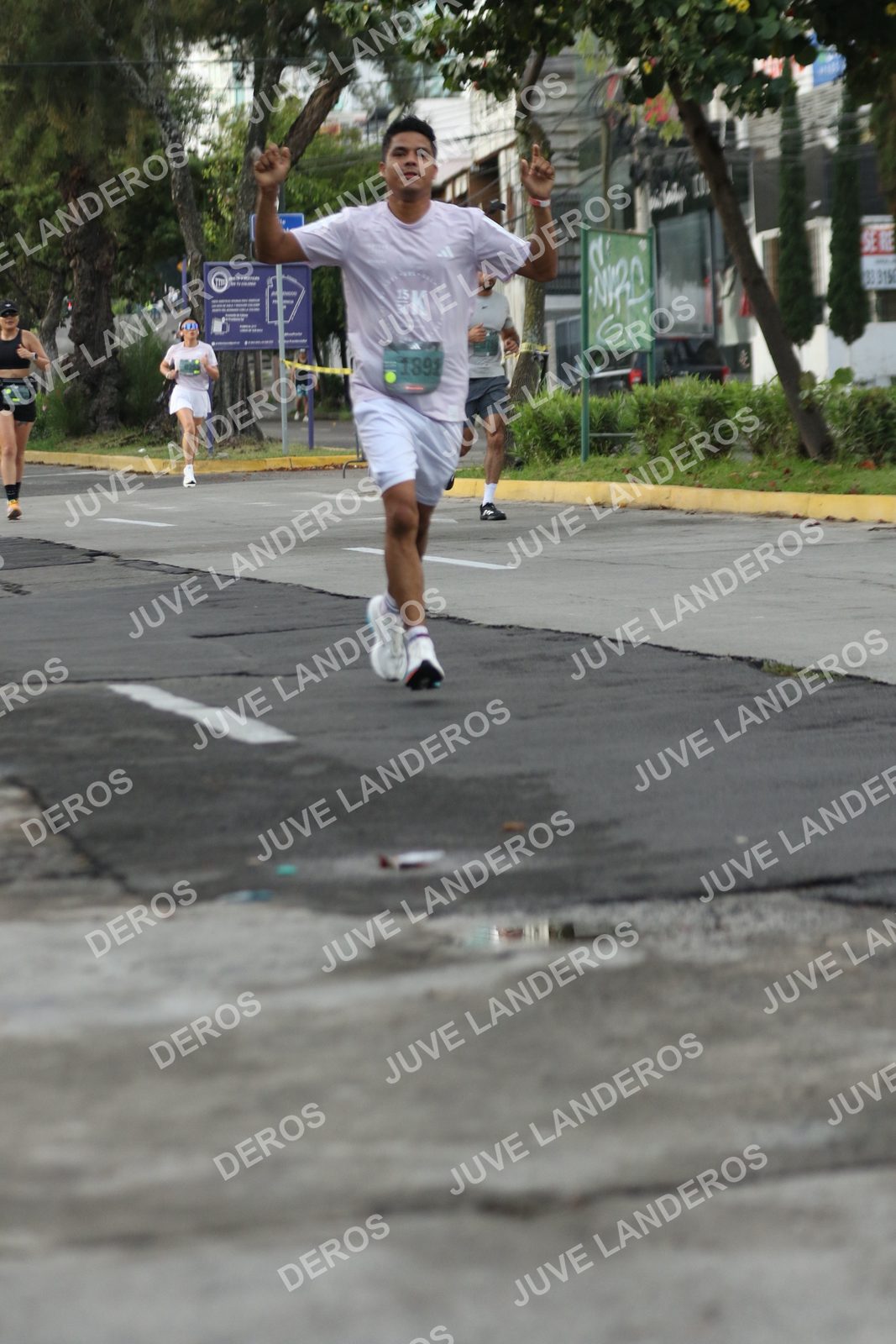 Foto de ADIDAS SPLITS GUADALAJARA 15K / 30K en Av. San Ignacio esquina Av. Ignacio L. Vallarta, Zapopan a las 07:02 · dorsal 1891