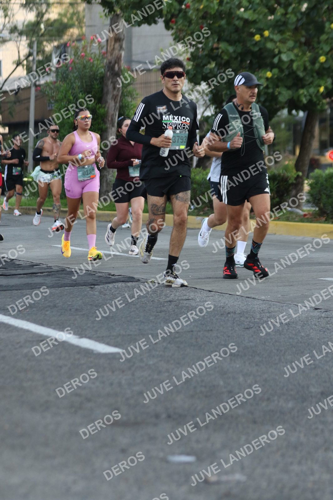Foto de ADIDAS SPLITS GUADALAJARA 15K / 30K en Av. San Ignacio esquina Av. Ignacio L. Vallarta, Zapopan a las 07:29 · dorsal 3793