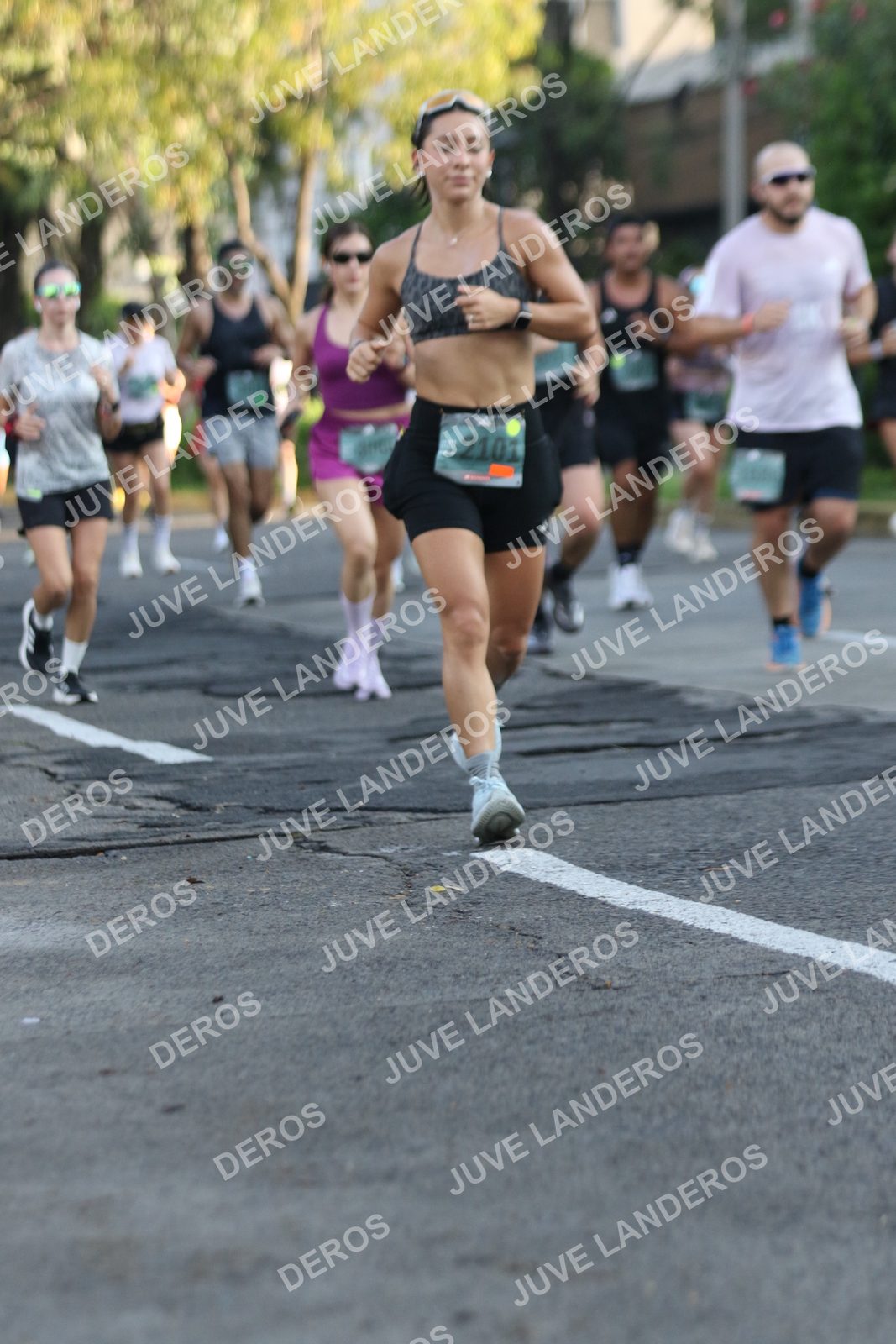 Foto de ADIDAS SPLITS GUADALAJARA 15K / 30K en Av. San Ignacio esquina Av. Ignacio L. Vallarta, Zapopan a las 07:34 · dorsal 2101