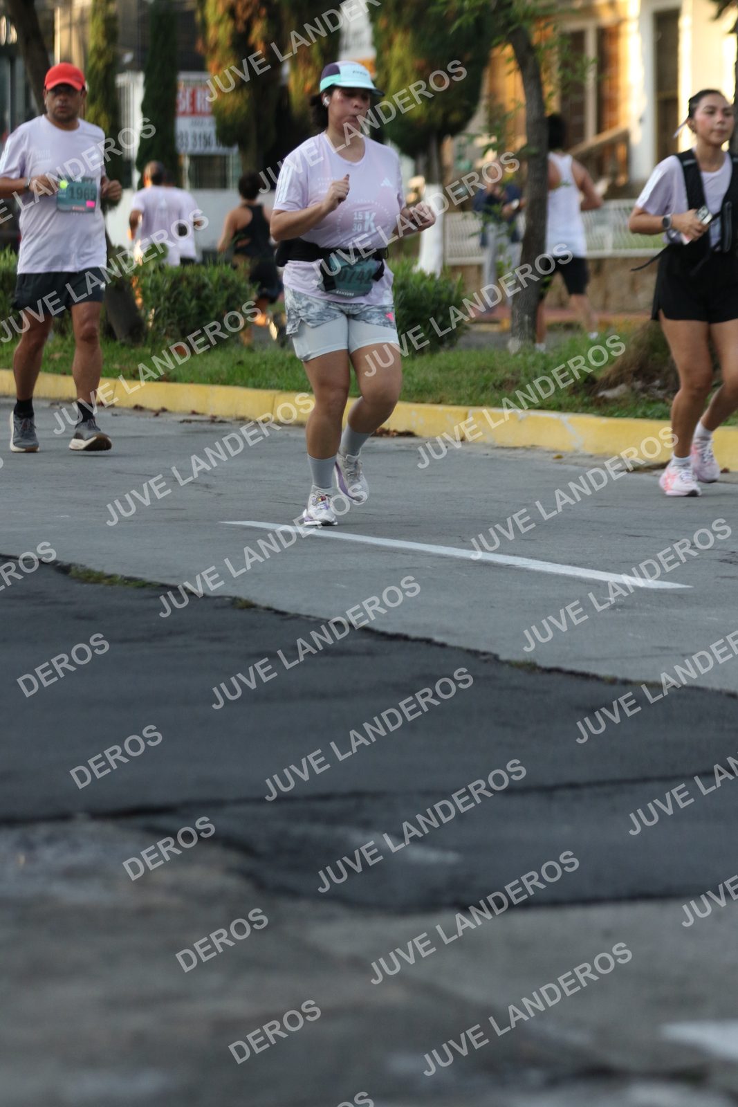 Foto de ADIDAS SPLITS GUADALAJARA 15K / 30K en Av. San Ignacio esquina Av. Ignacio L. Vallarta, Zapopan a las 07:16 · dorsal 1965, 742