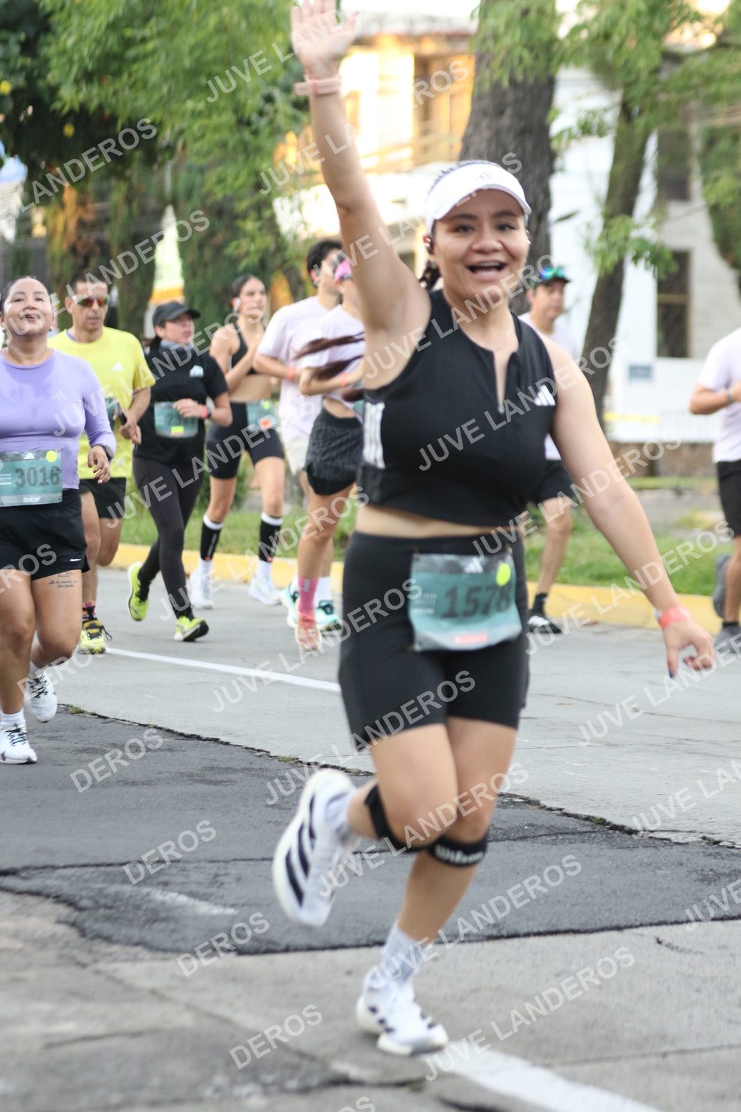 Foto de ADIDAS SPLITS GUADALAJARA 15K / 30K en Av. San Ignacio esquina Av. Ignacio L. Vallarta, Zapopan a las 07:06 · dorsal 3016, 1578