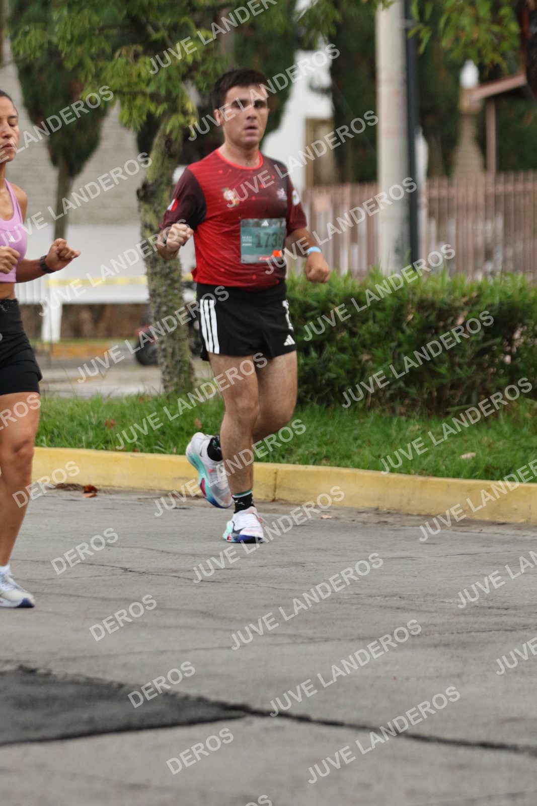 Foto de ADIDAS SPLITS GUADALAJARA 15K / 30K en Av. San Ignacio esquina Av. Ignacio L. Vallarta, Zapopan a las 06:52 · dorsal 1736