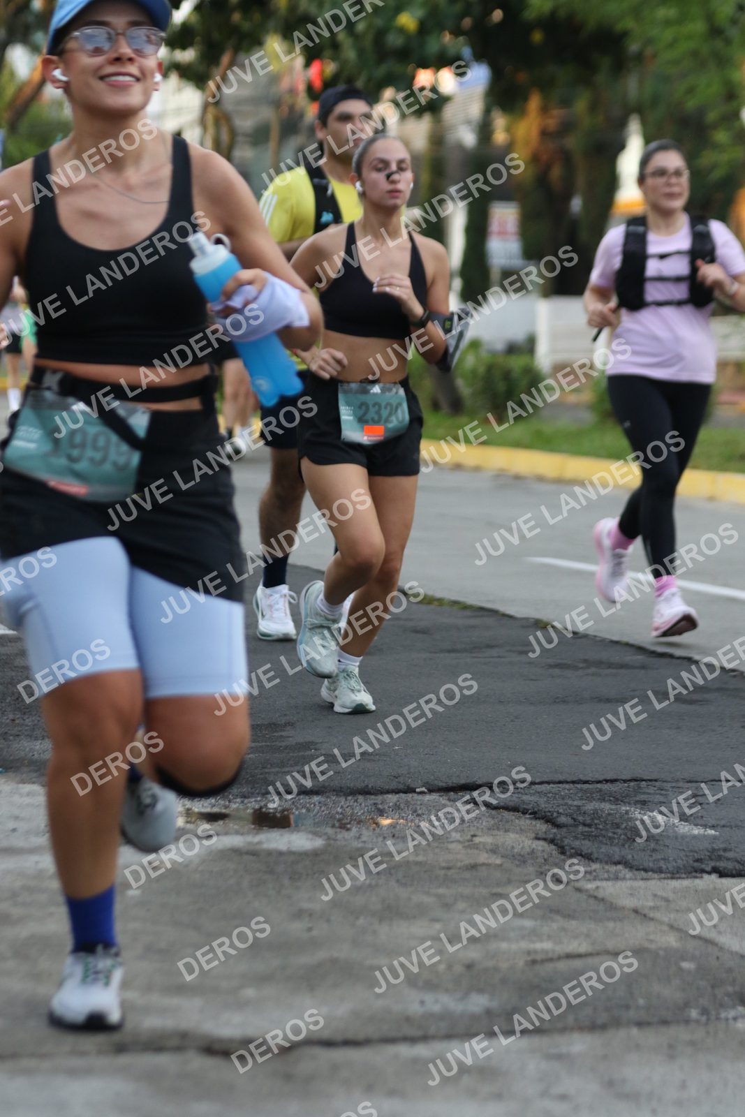 Foto de ADIDAS SPLITS GUADALAJARA 15K / 30K en Av. San Ignacio esquina Av. Ignacio L. Vallarta, Zapopan a las 07:07 · dorsal 2320, 1999
