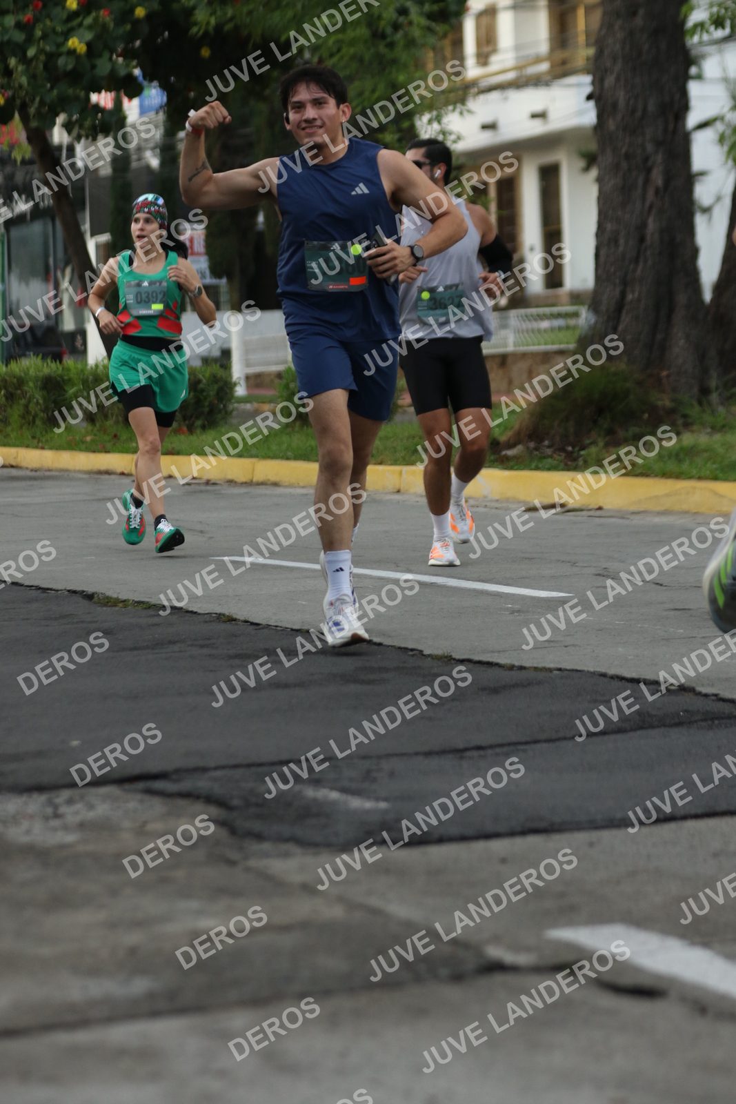 Foto de ADIDAS SPLITS GUADALAJARA 15K / 30K en Av. San Ignacio esquina Av. Ignacio L. Vallarta, Zapopan a las 07:01 · dorsal 1360, 392