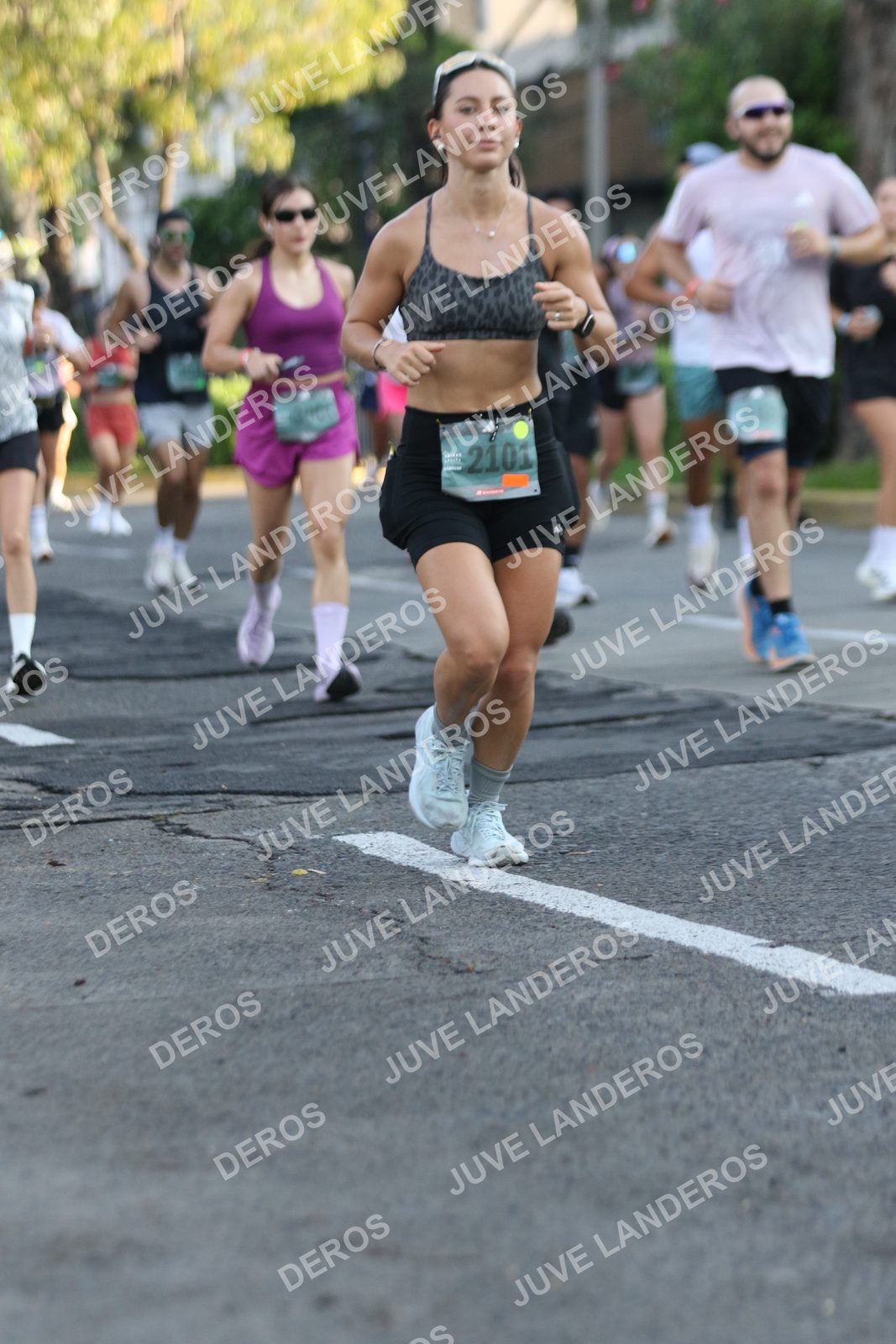 Foto de ADIDAS SPLITS GUADALAJARA 15K / 30K en Av. San Ignacio esquina Av. Ignacio L. Vallarta, Zapopan a las 07:34 · dorsal 2101