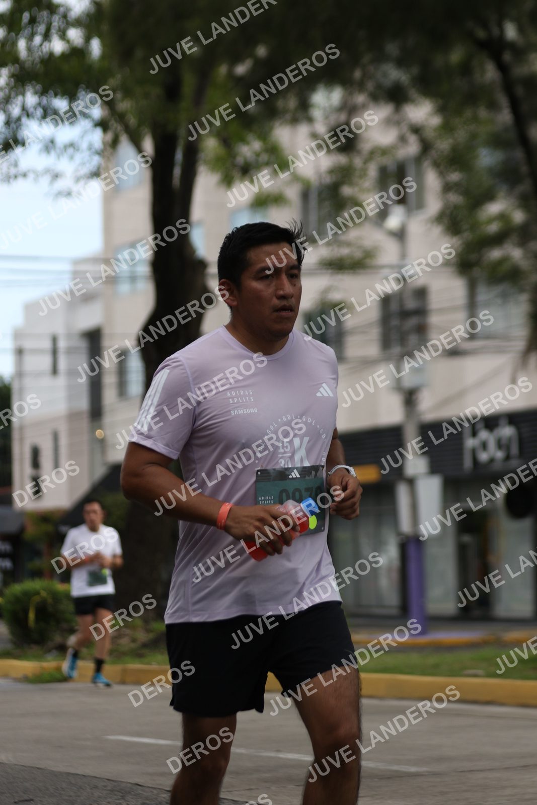 Foto de ADIDAS SPLITS GUADALAJARA 15K / 30K en Av. San Ignacio esquina Av. Ignacio L. Vallarta, Zapopan a las 09:10 · dorsal 15, 30
