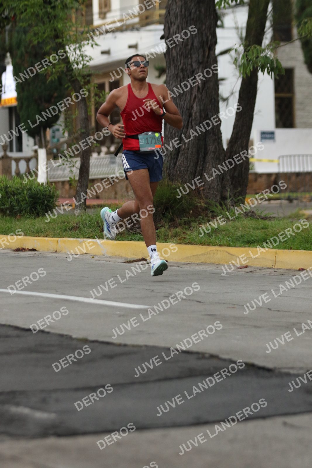 Foto de ADIDAS SPLITS GUADALAJARA 15K / 30K en Av. San Ignacio esquina Av. Ignacio L. Vallarta, Zapopan a las 06:54 · dorsal 1716