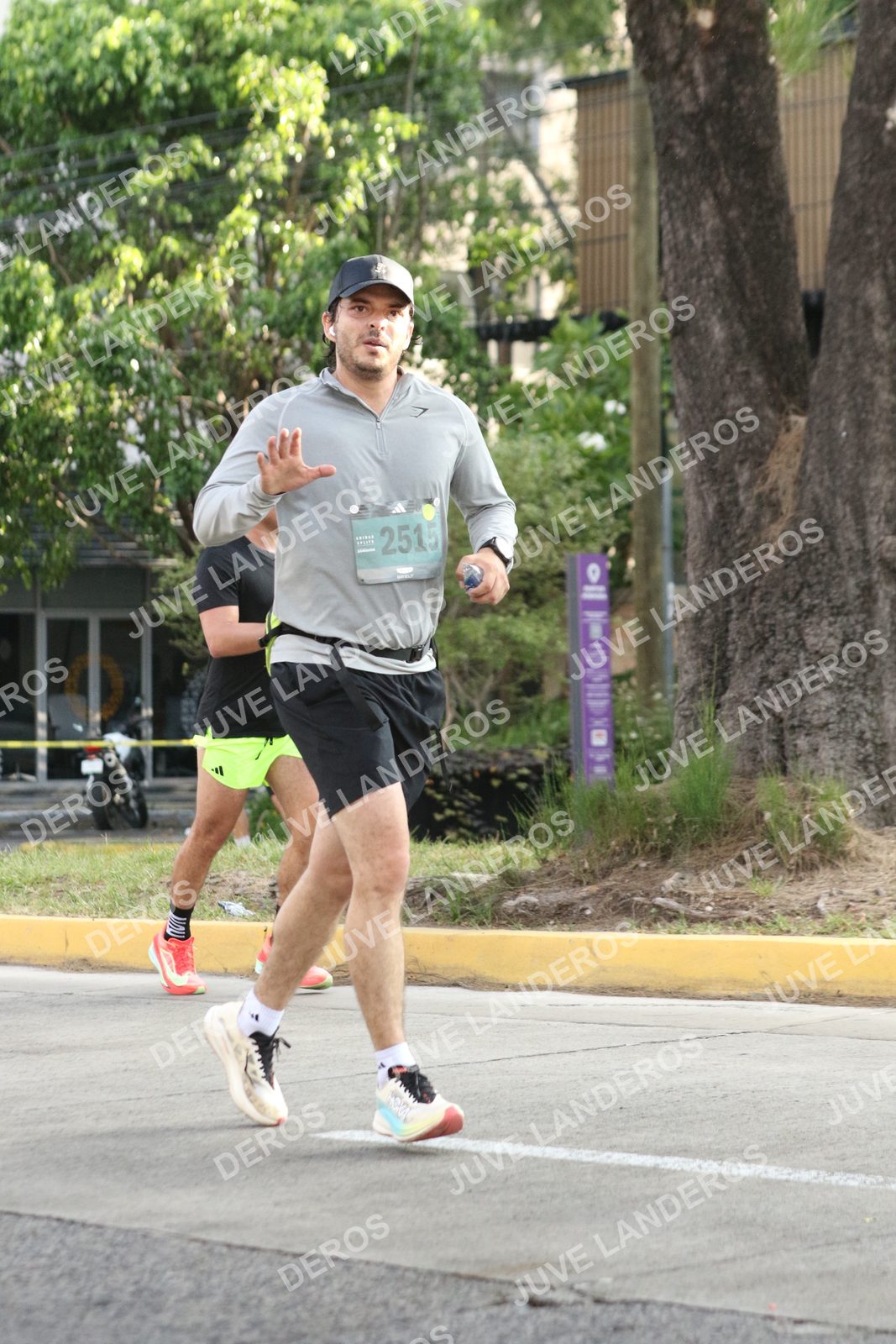 Foto de ADIDAS SPLITS GUADALAJARA 15K / 30K en Av. San Ignacio esquina Av. Ignacio L. Vallarta, Zapopan a las 08:38 · dorsal 2515