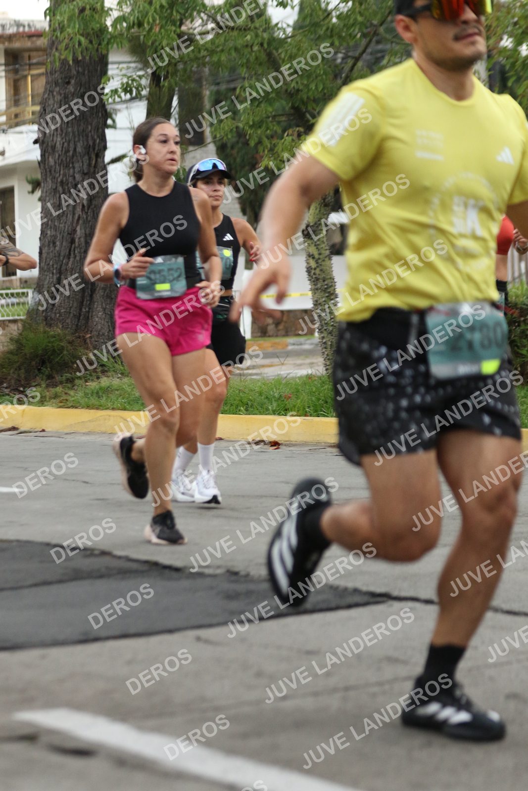 Foto de ADIDAS SPLITS GUADALAJARA 15K / 30K en Av. San Ignacio esquina Av. Ignacio L. Vallarta, Zapopan a las 06:56 · dorsal 2780, 552