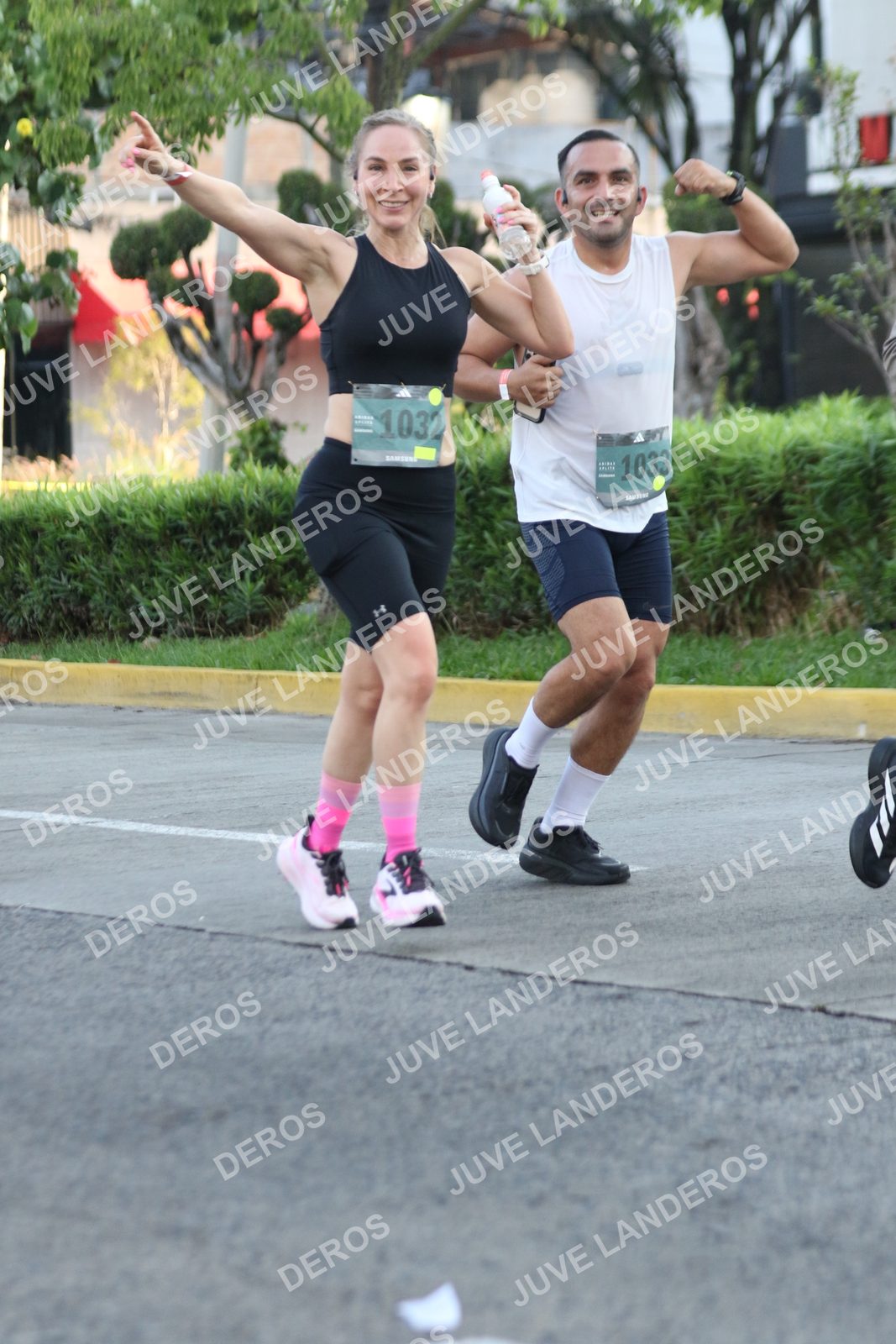 Foto de ADIDAS SPLITS GUADALAJARA 15K / 30K en Av. San Ignacio esquina Av. Ignacio L. Vallarta, Zapopan a las 07:33 · dorsal 1033, 1032