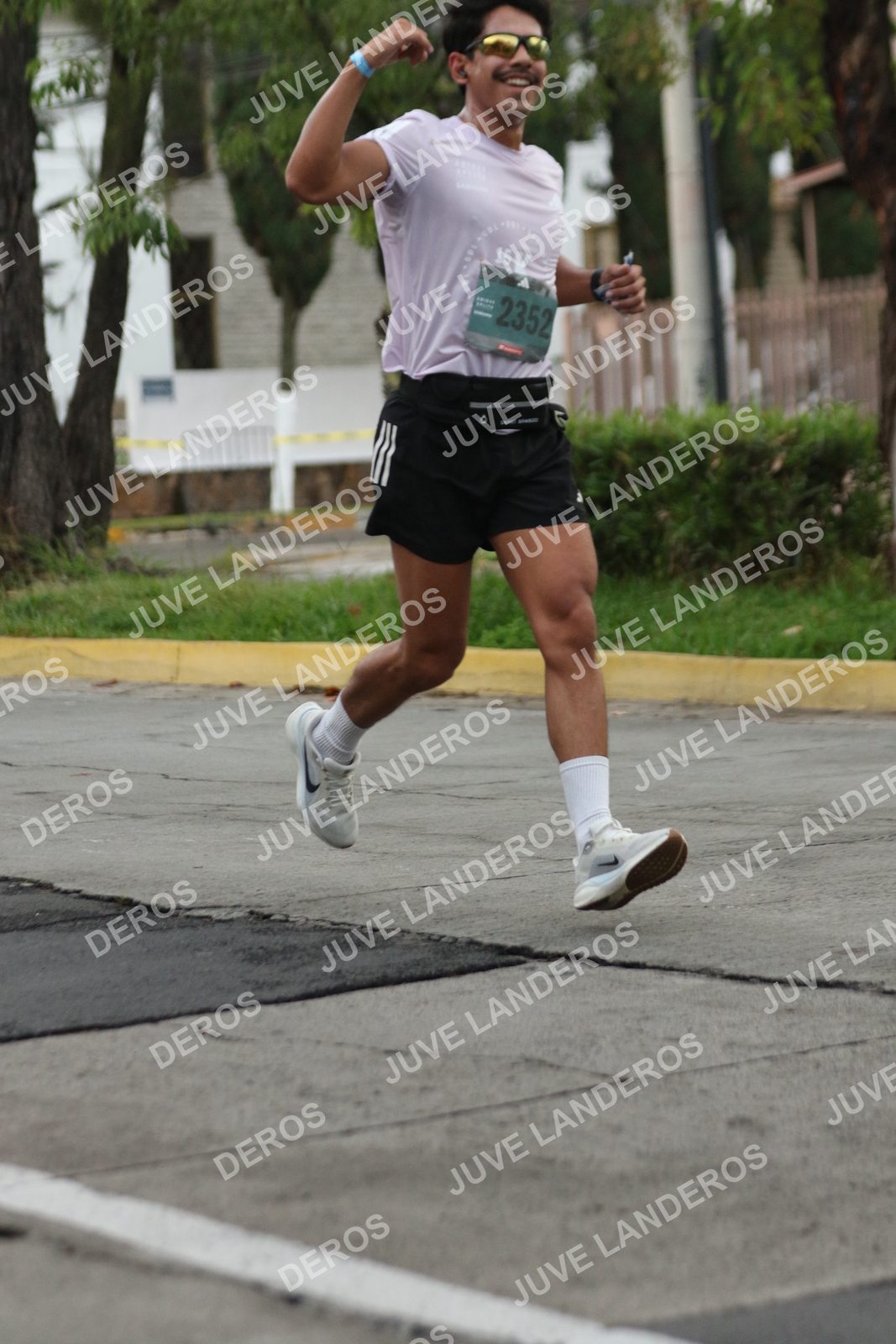 Foto de ADIDAS SPLITS GUADALAJARA 15K / 30K en Av. San Ignacio esquina Av. Ignacio L. Vallarta, Zapopan a las 06:56 · dorsal 2352, 15