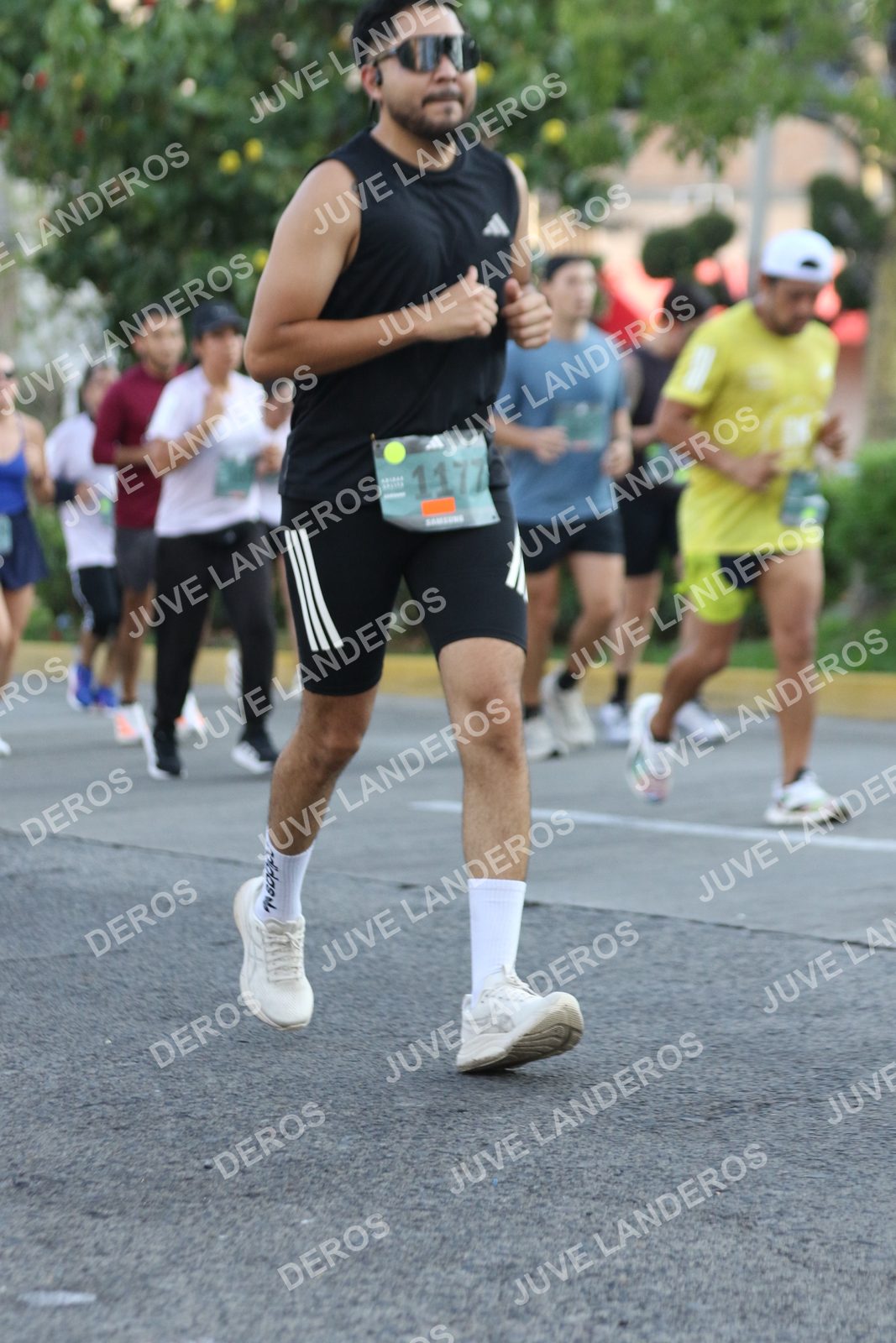 Foto de ADIDAS SPLITS GUADALAJARA 15K / 30K en Av. San Ignacio esquina Av. Ignacio L. Vallarta, Zapopan a las 07:40 · dorsal 1177