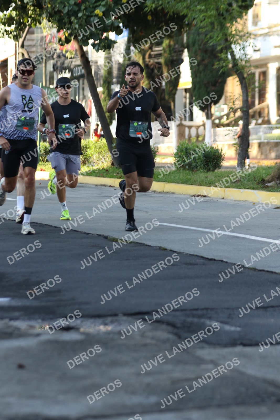 Foto de ADIDAS SPLITS GUADALAJARA 15K / 30K en Av. San Ignacio esquina Av. Ignacio L. Vallarta, Zapopan a las 07:58 · dorsal 2574