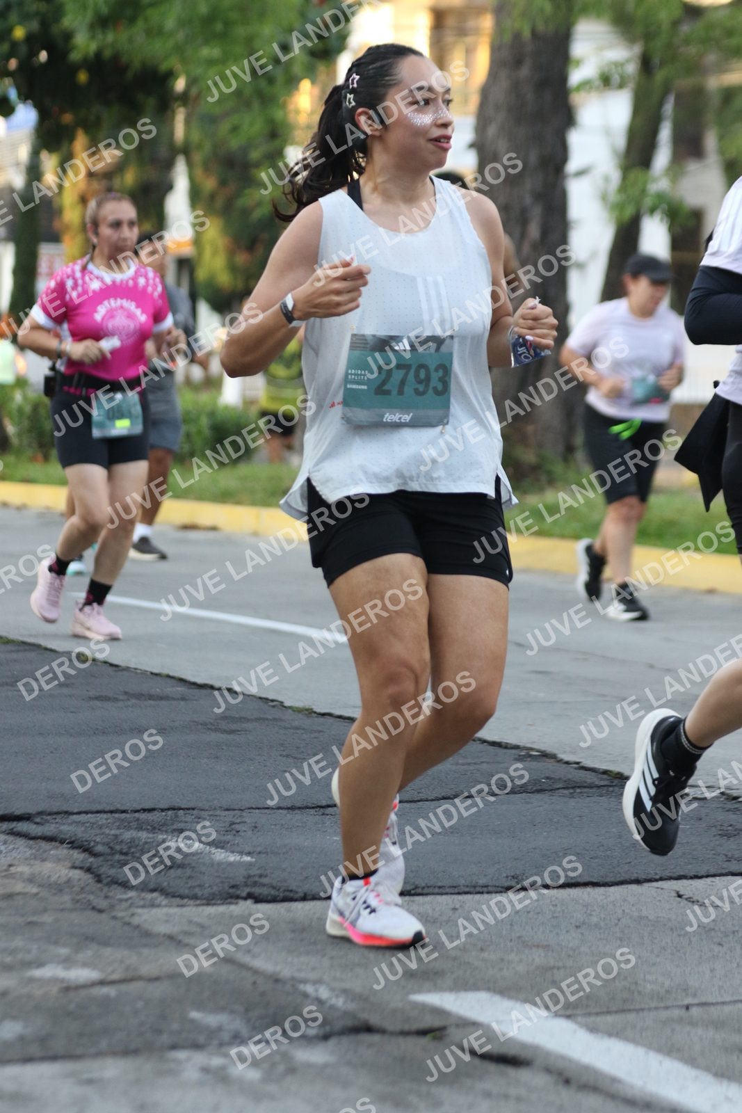 Foto de ADIDAS SPLITS GUADALAJARA 15K / 30K en Av. San Ignacio esquina Av. Ignacio L. Vallarta, Zapopan a las 07:16 · dorsal 2793