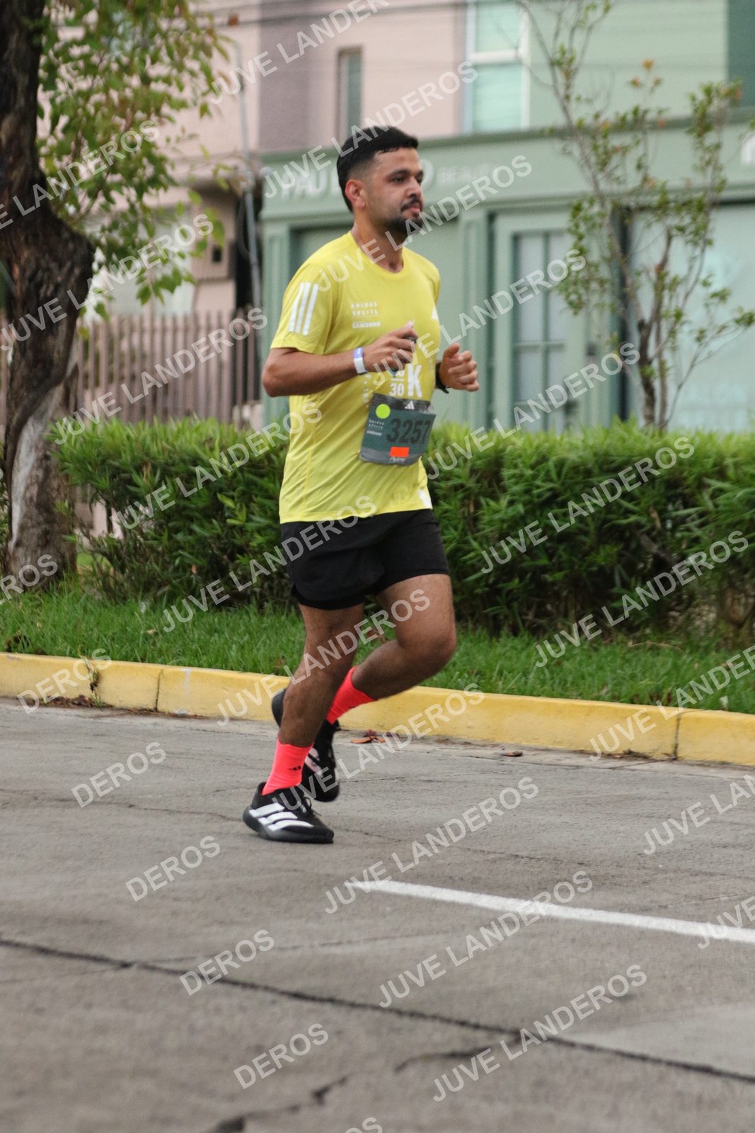 Foto de ADIDAS SPLITS GUADALAJARA 15K / 30K en Av. San Ignacio esquina Av. Ignacio L. Vallarta, Zapopan a las 06:49 · dorsal 3257