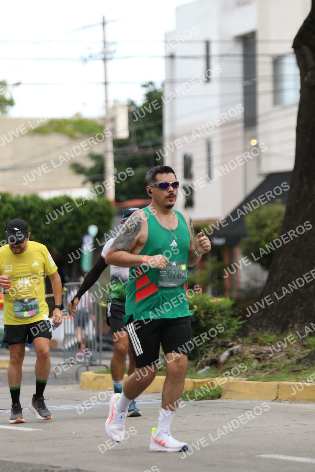 Foto de ADIDAS SPLITS GUADALAJARA 15K / 30K en Av. San Ignacio esquina Av. Ignacio L. Vallarta, Zapopan a las 09:09 · dorsal 762, 2818, 30