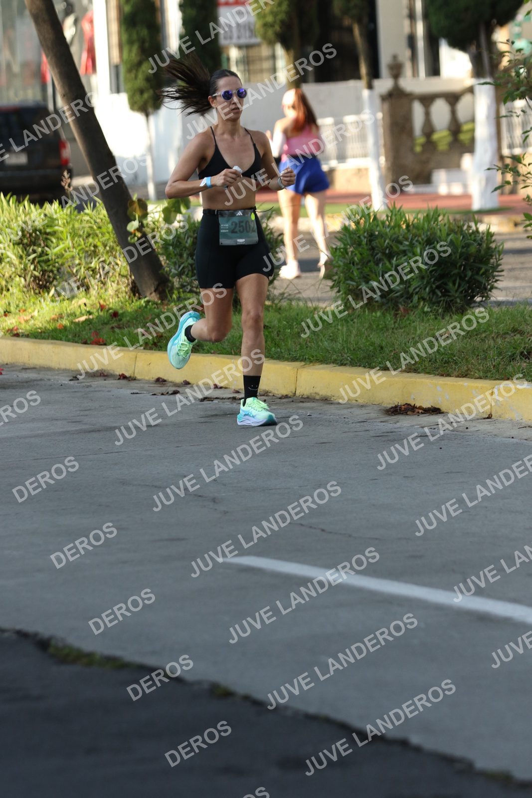 Foto de ADIDAS SPLITS GUADALAJARA 15K / 30K en Av. San Ignacio esquina Av. Ignacio L. Vallarta, Zapopan a las 08:11 · dorsal 2502