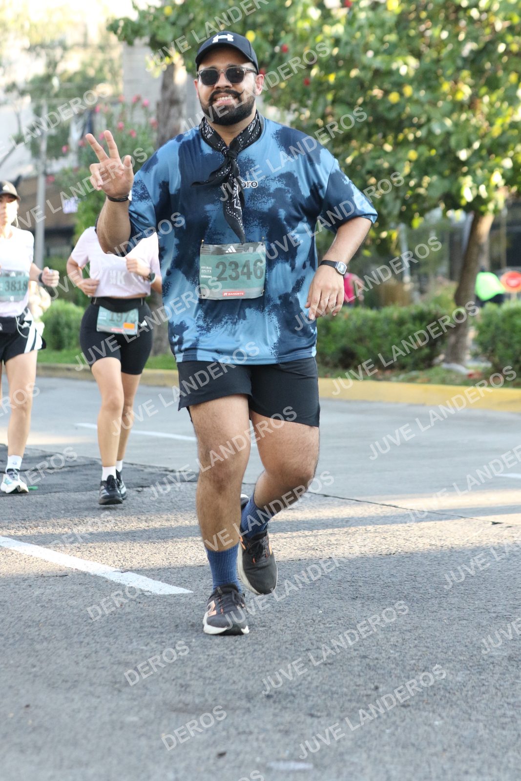 Foto de ADIDAS SPLITS GUADALAJARA 15K / 30K en Av. San Ignacio esquina Av. Ignacio L. Vallarta, Zapopan a las 07:55 · dorsal 2346, 3818, 19